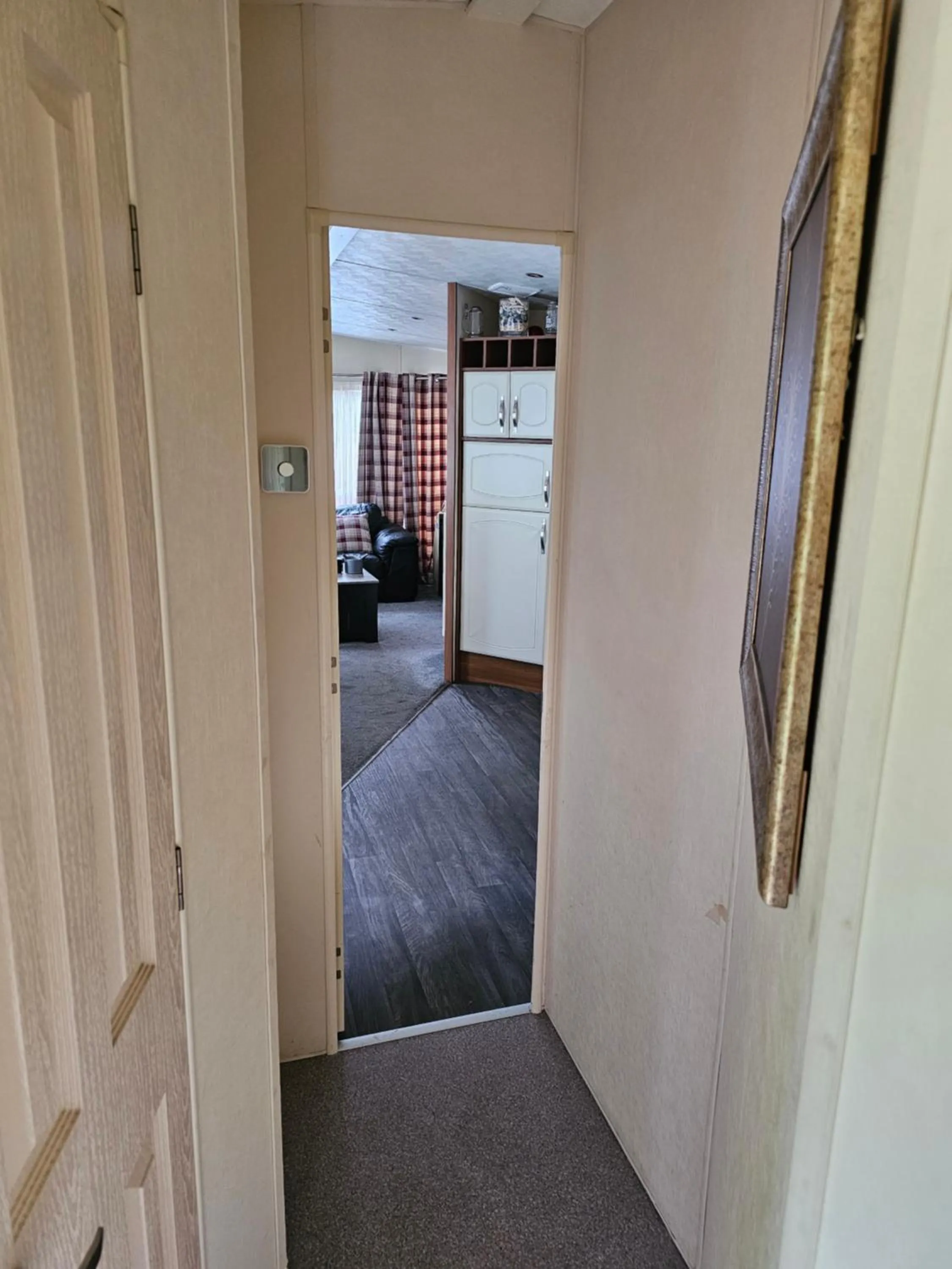 Kitchen or kitchenette in Tudor Lodge Hotel