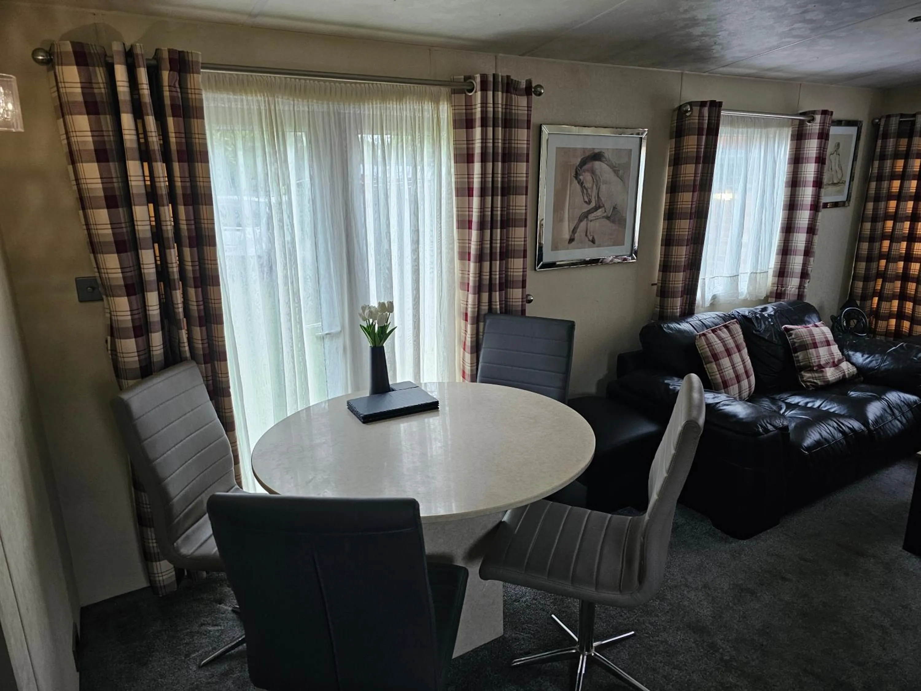 Living room in Tudor Lodge Hotel
