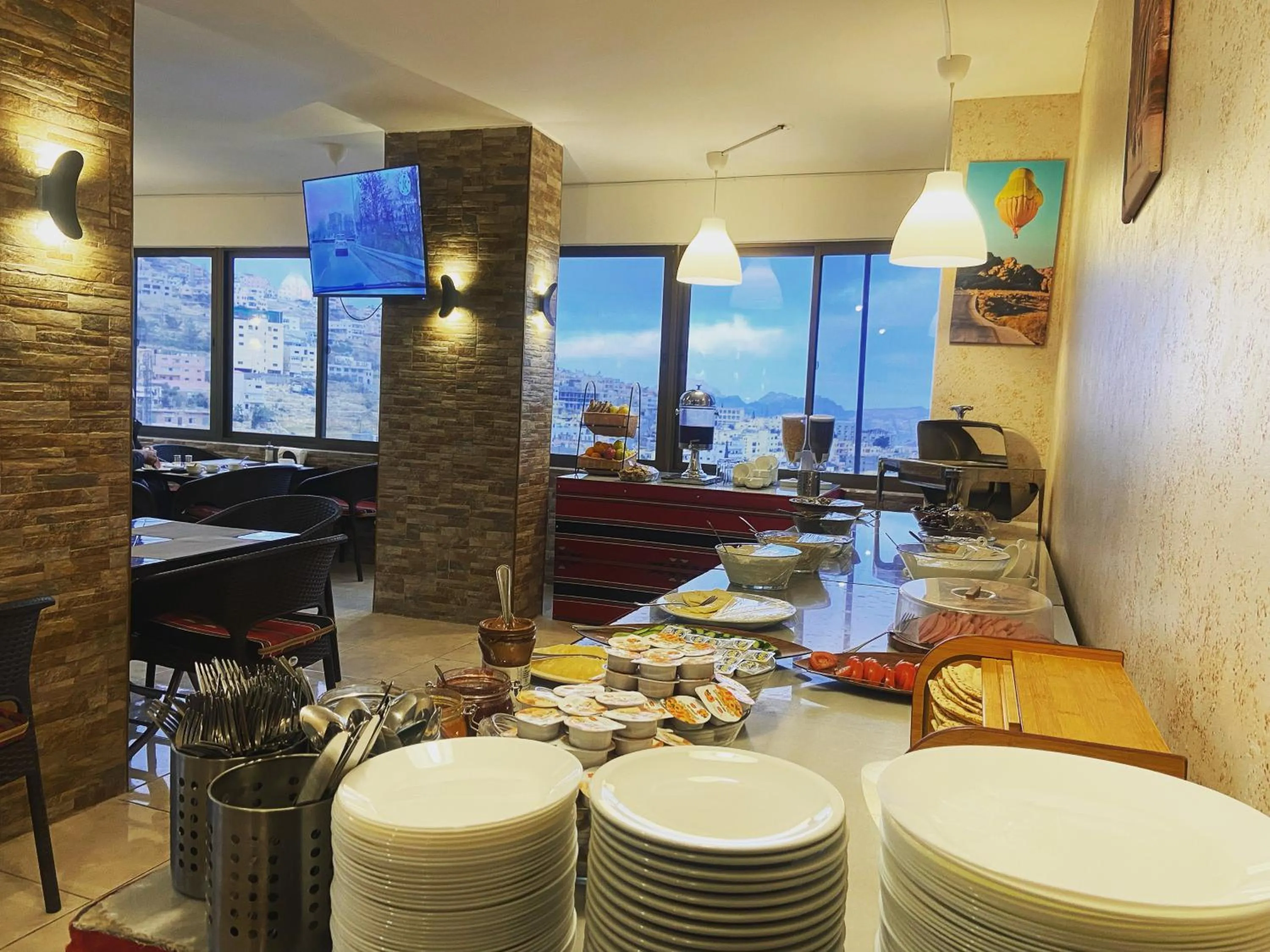 Restaurant/places to eat in Anbat Midtown Hotel