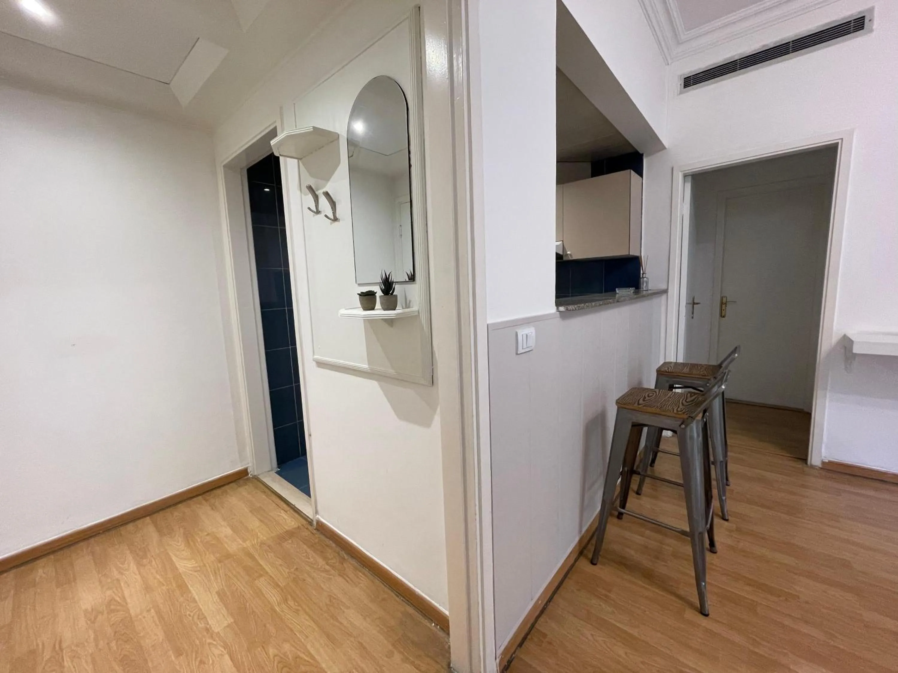 Kitchen or kitchenette in Elegant Suites Beirut