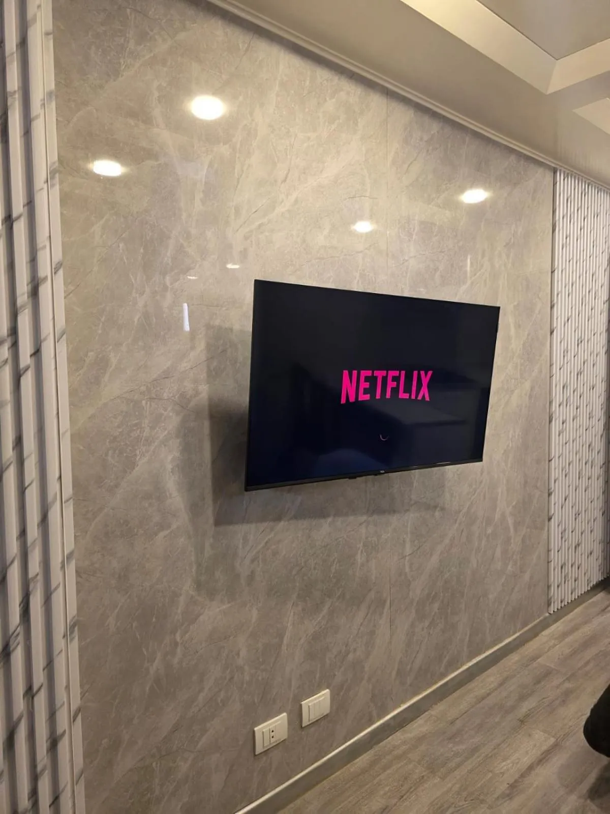 TV and multimedia in Elegant Suites Beirut