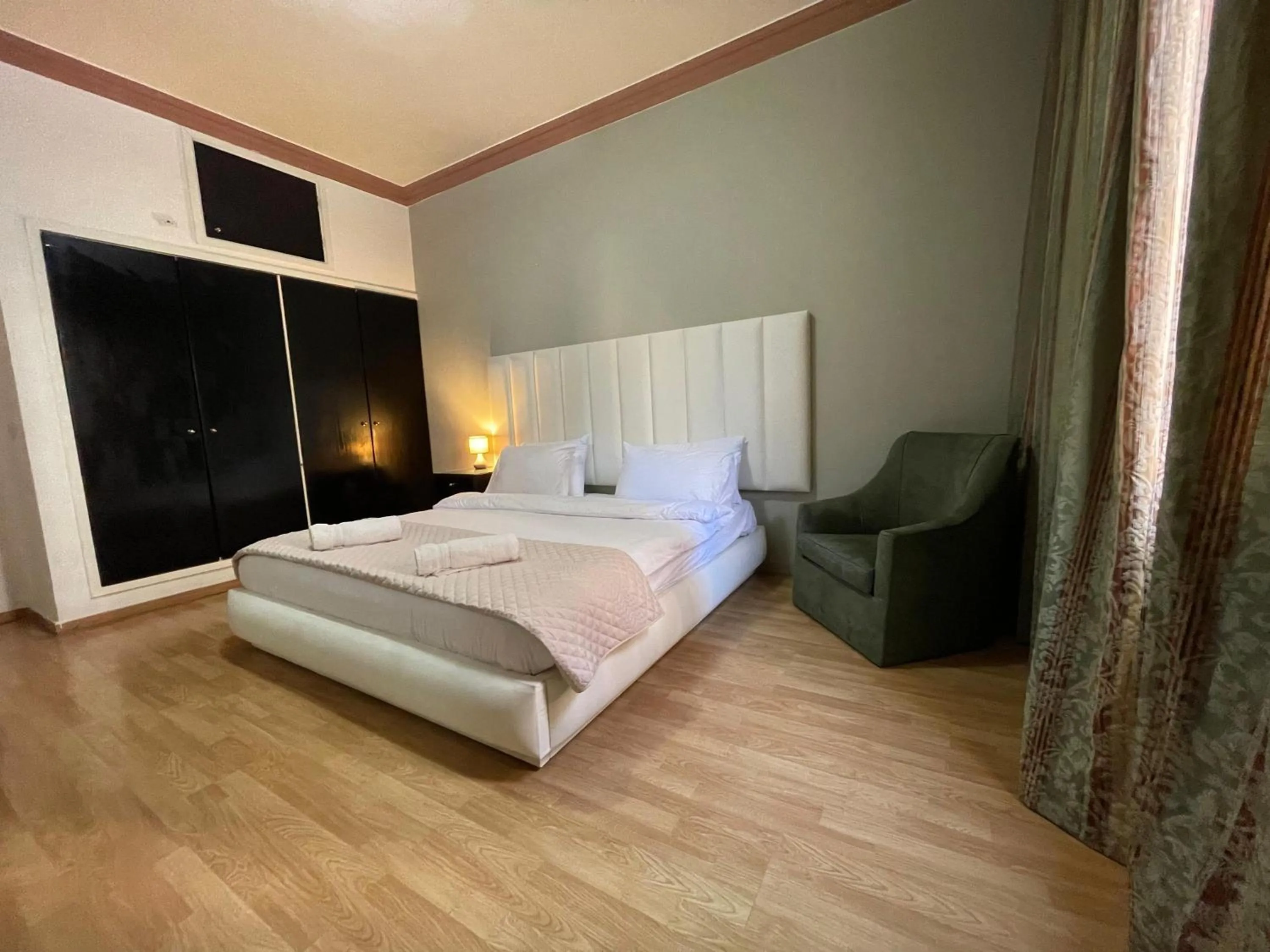 Bedroom, Bed in Elegant Suites Beirut