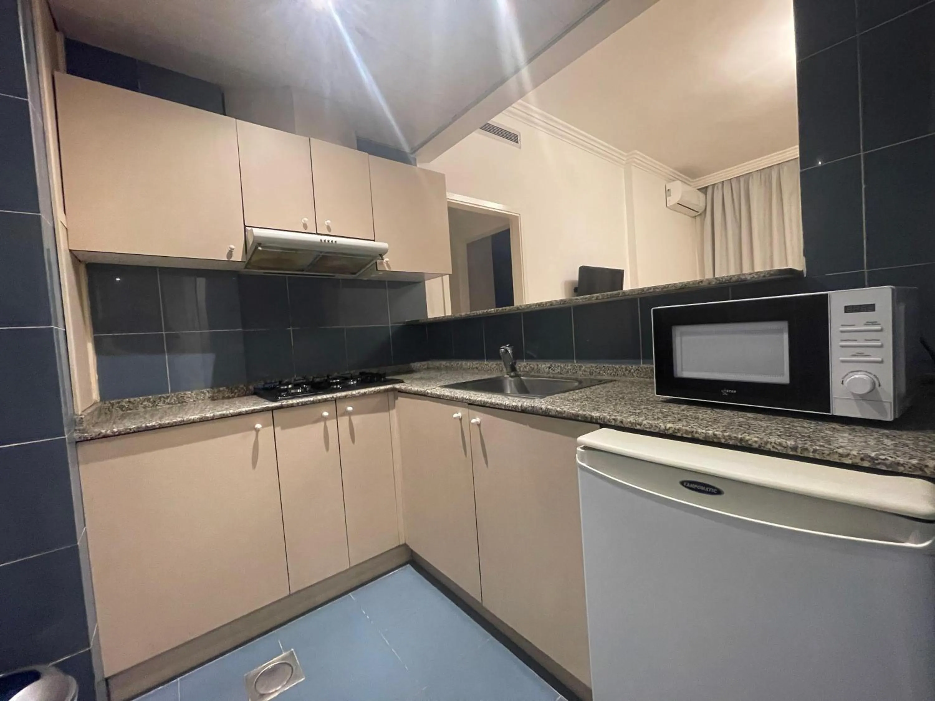 Kitchen or kitchenette in Elegant Suites Beirut