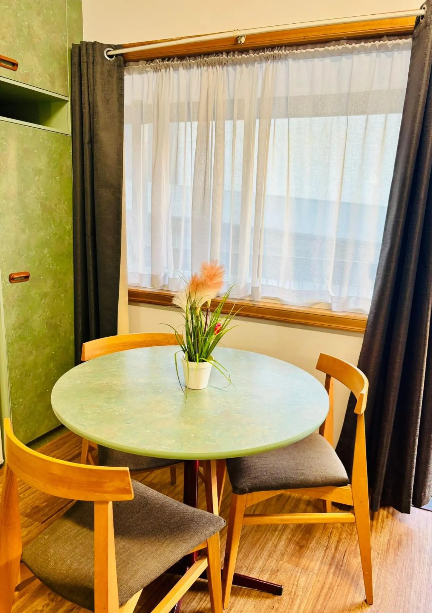 Dining area in Downs Motel