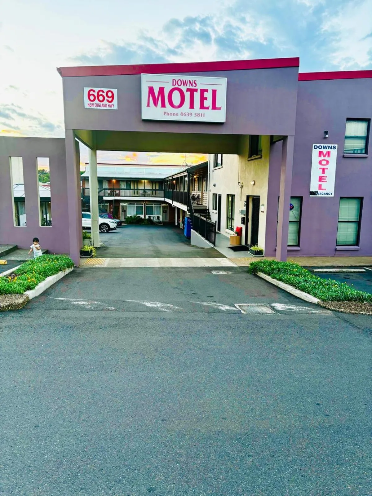 Downs Motel