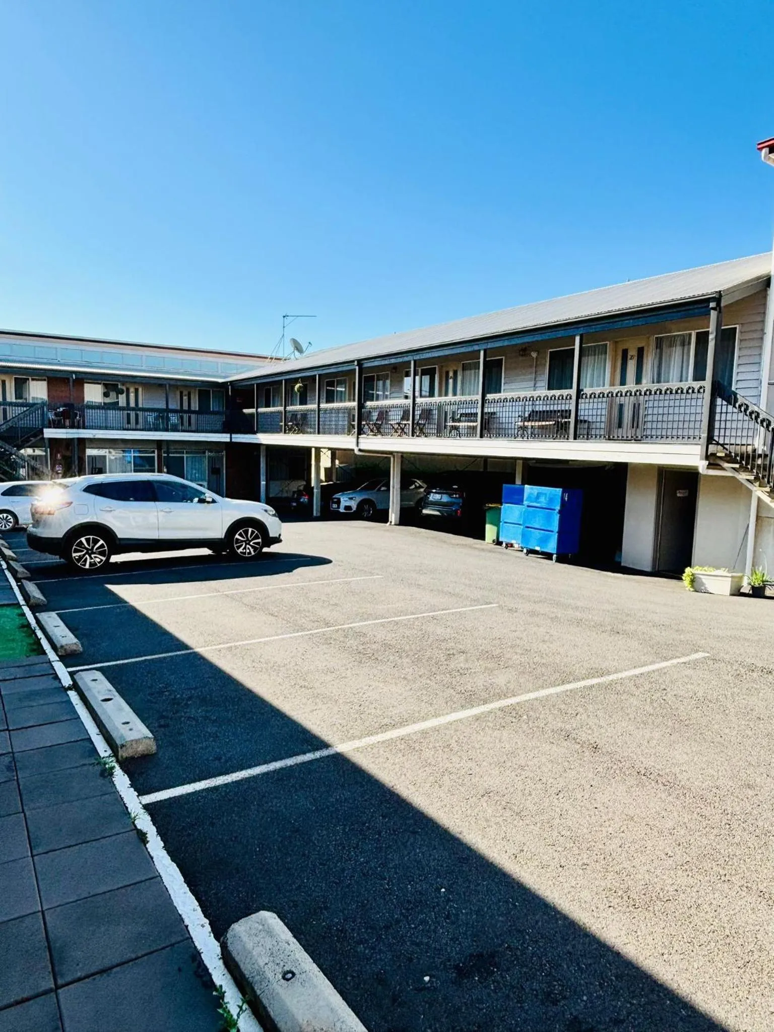 Parking in Downs Motel