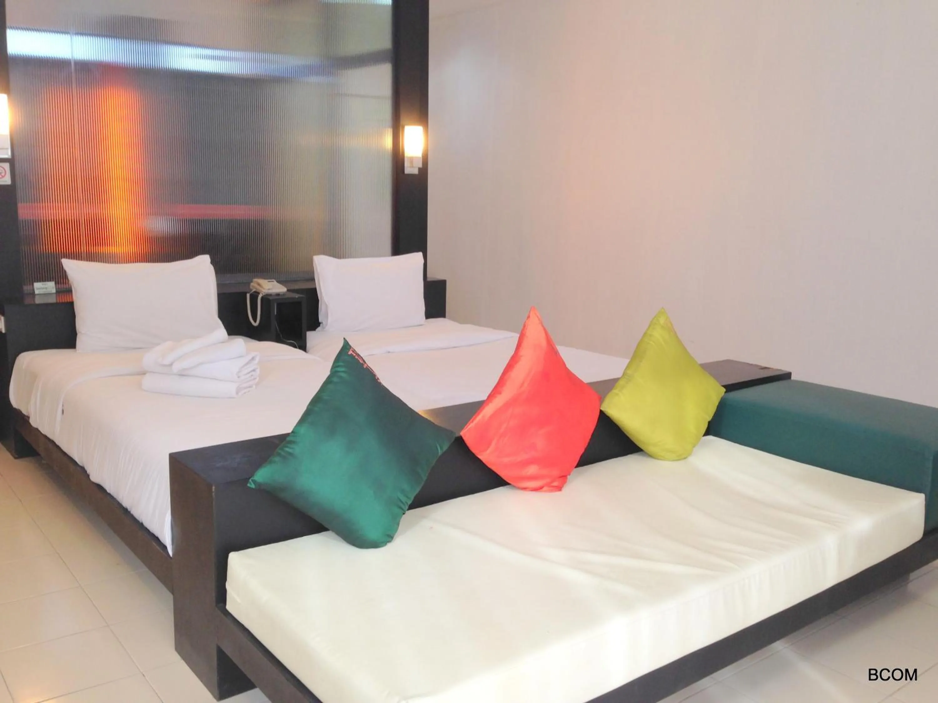 Photo of the whole room, Bed in Khun Chaweng Resort