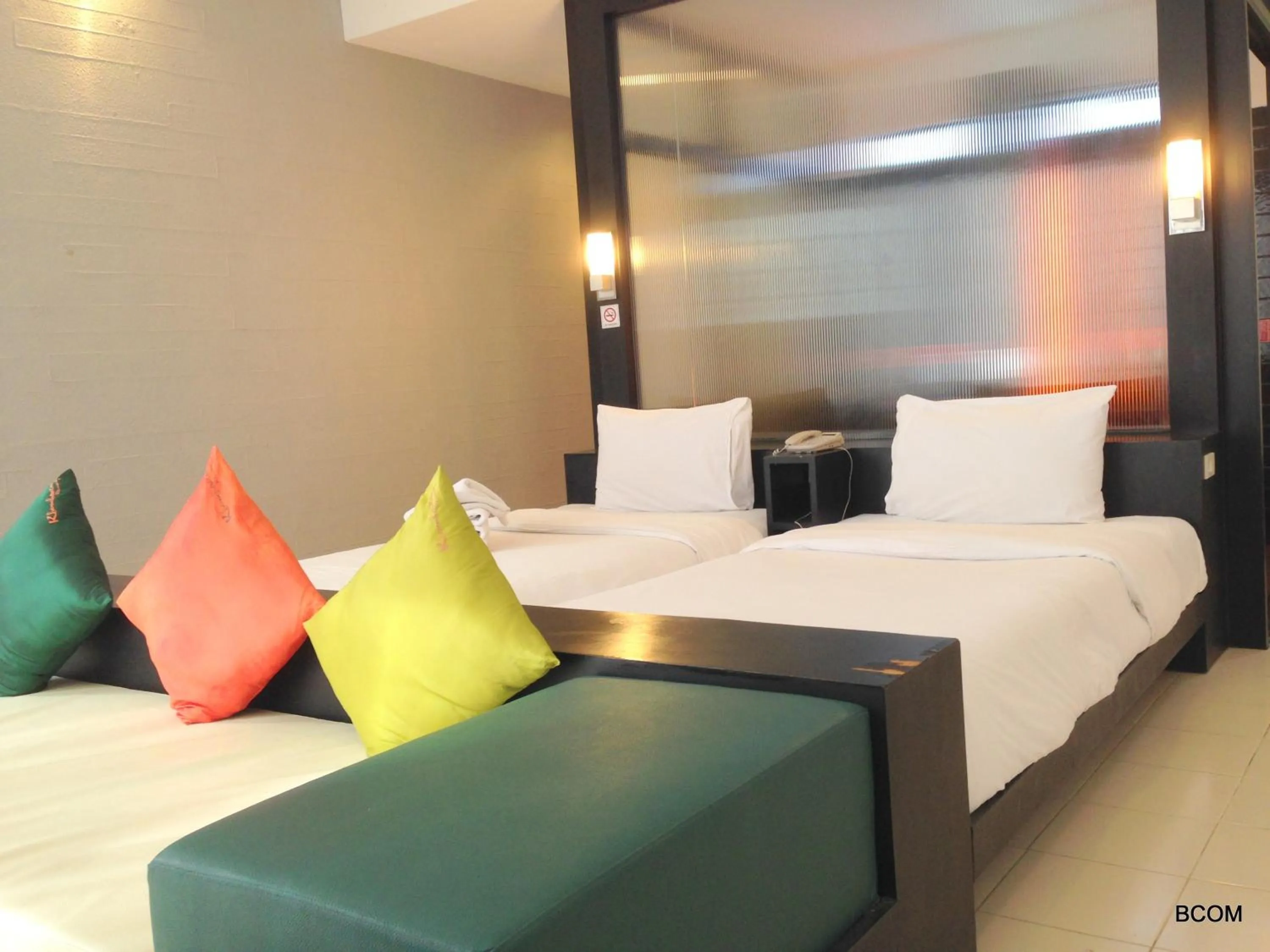 Photo of the whole room, Bed in Khun Chaweng Resort