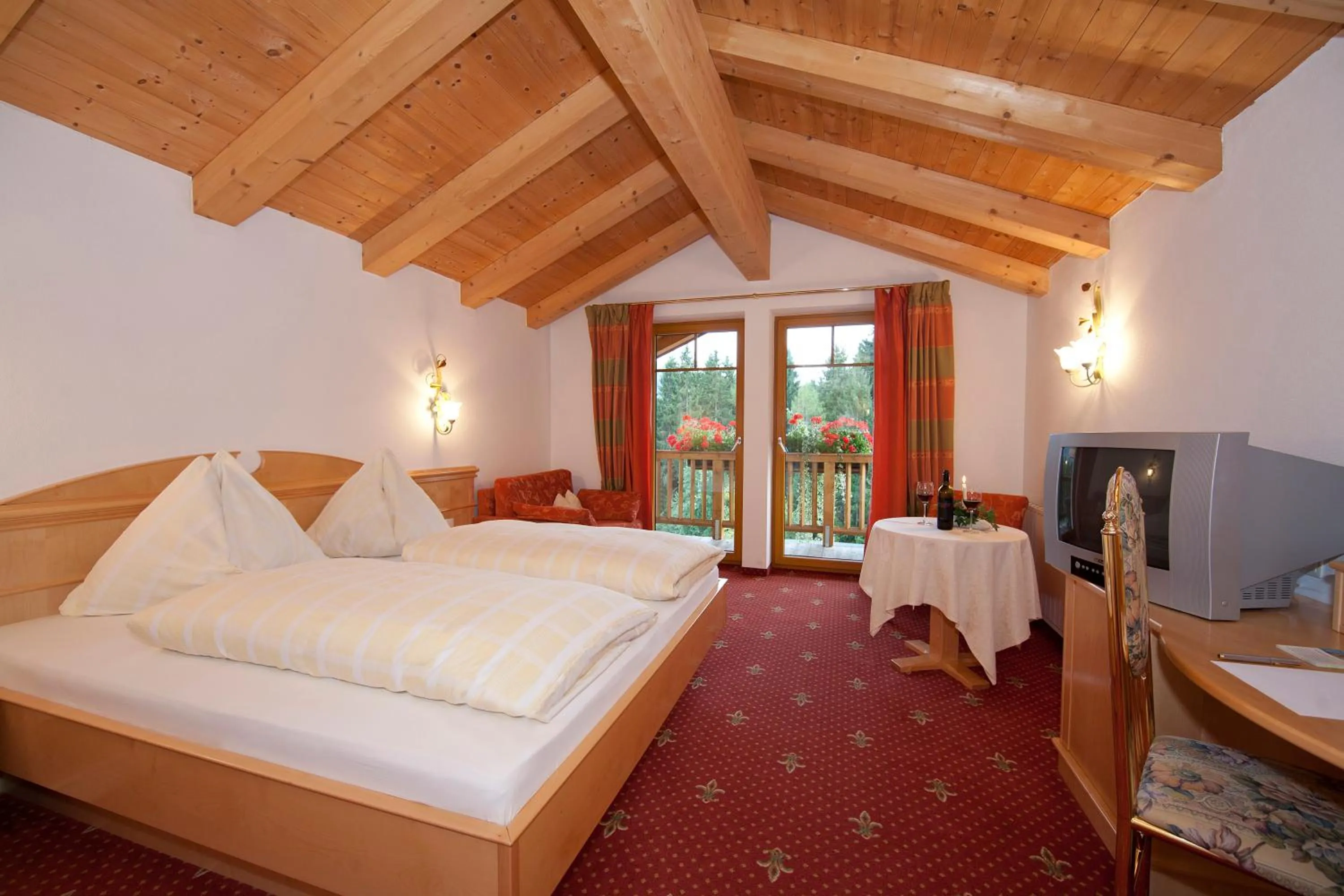 Photo of the whole room, Bed in Leamwirt