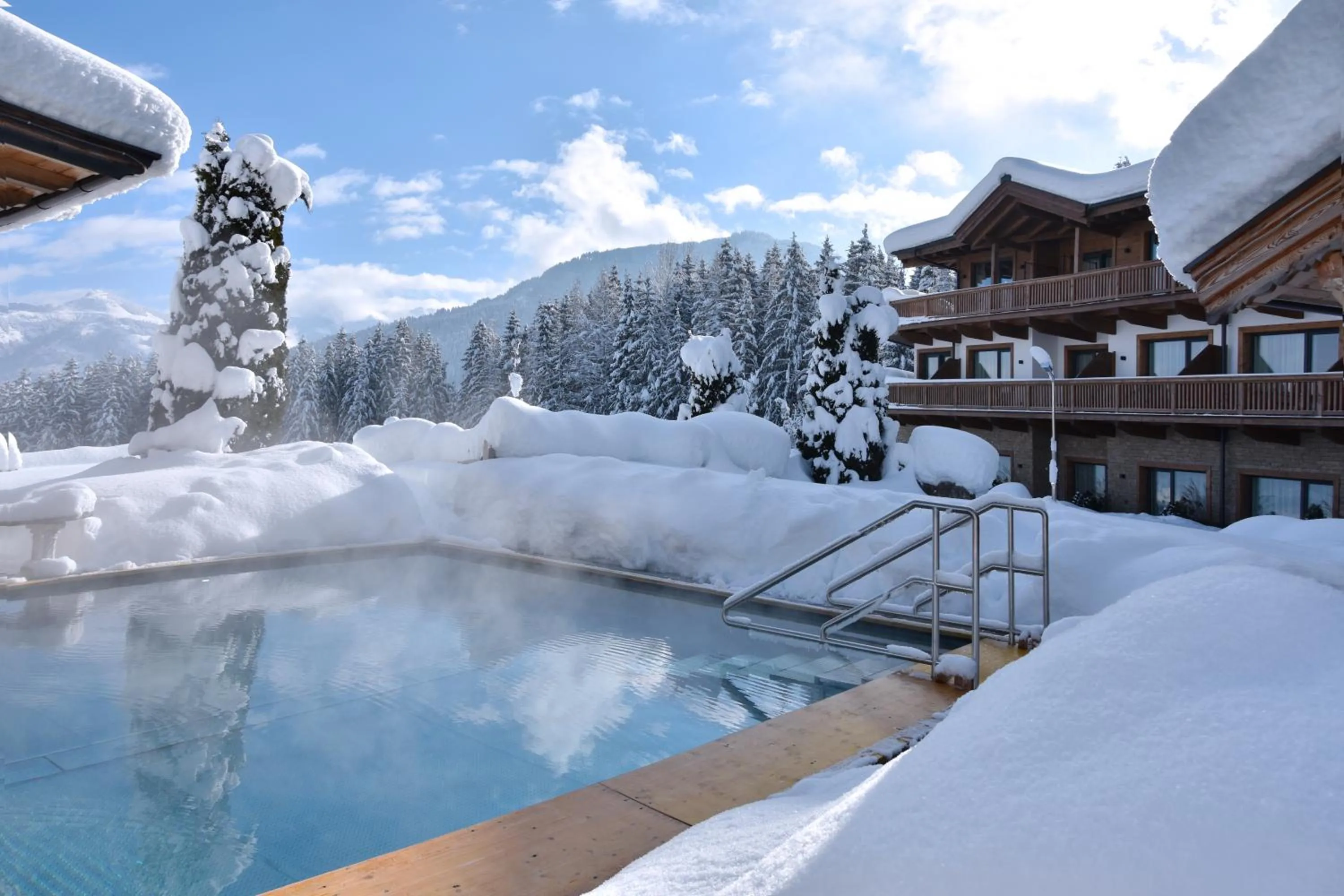 Swimming pool in Leamwirt