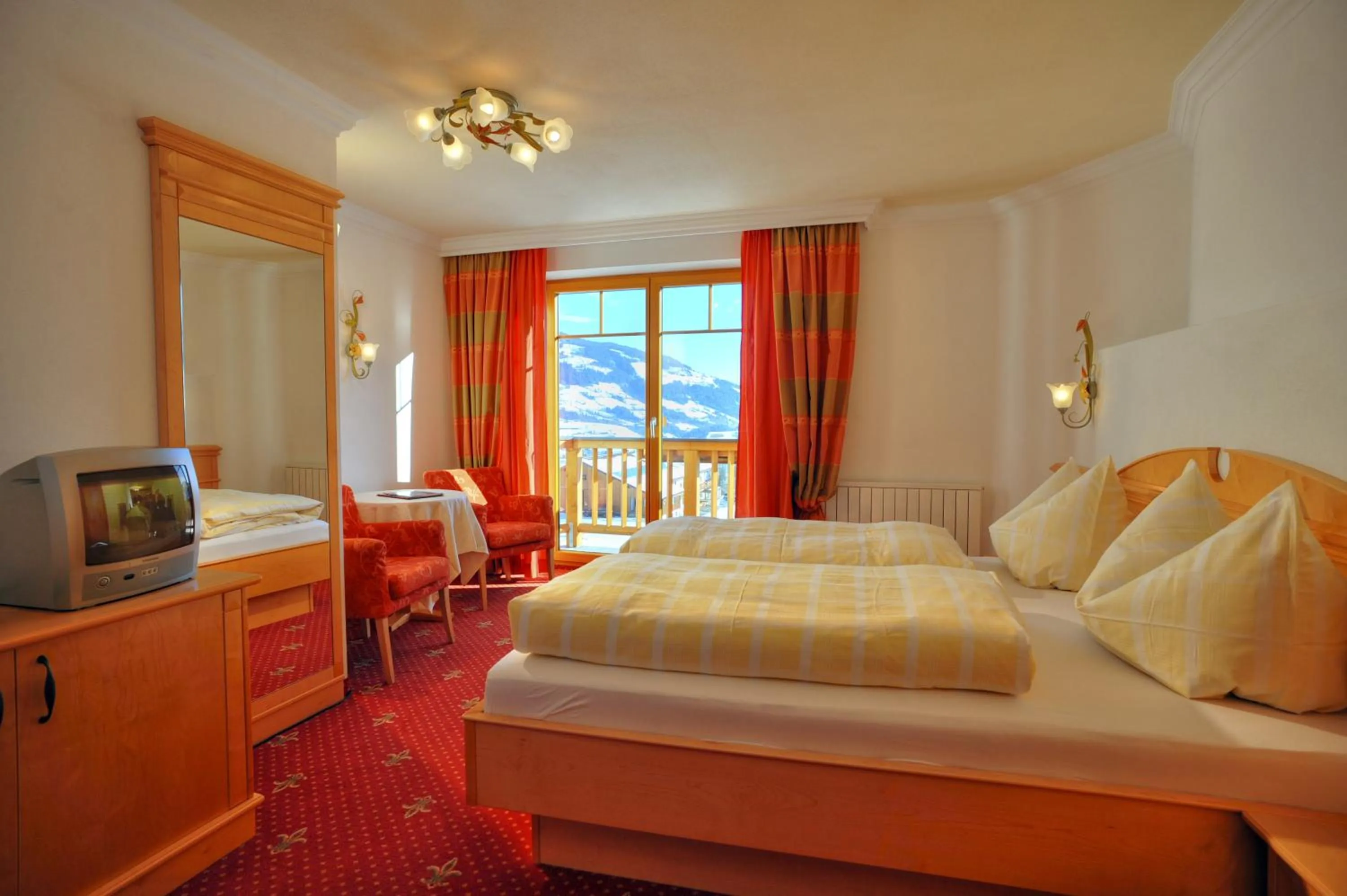 Photo of the whole room, Bed in Leamwirt