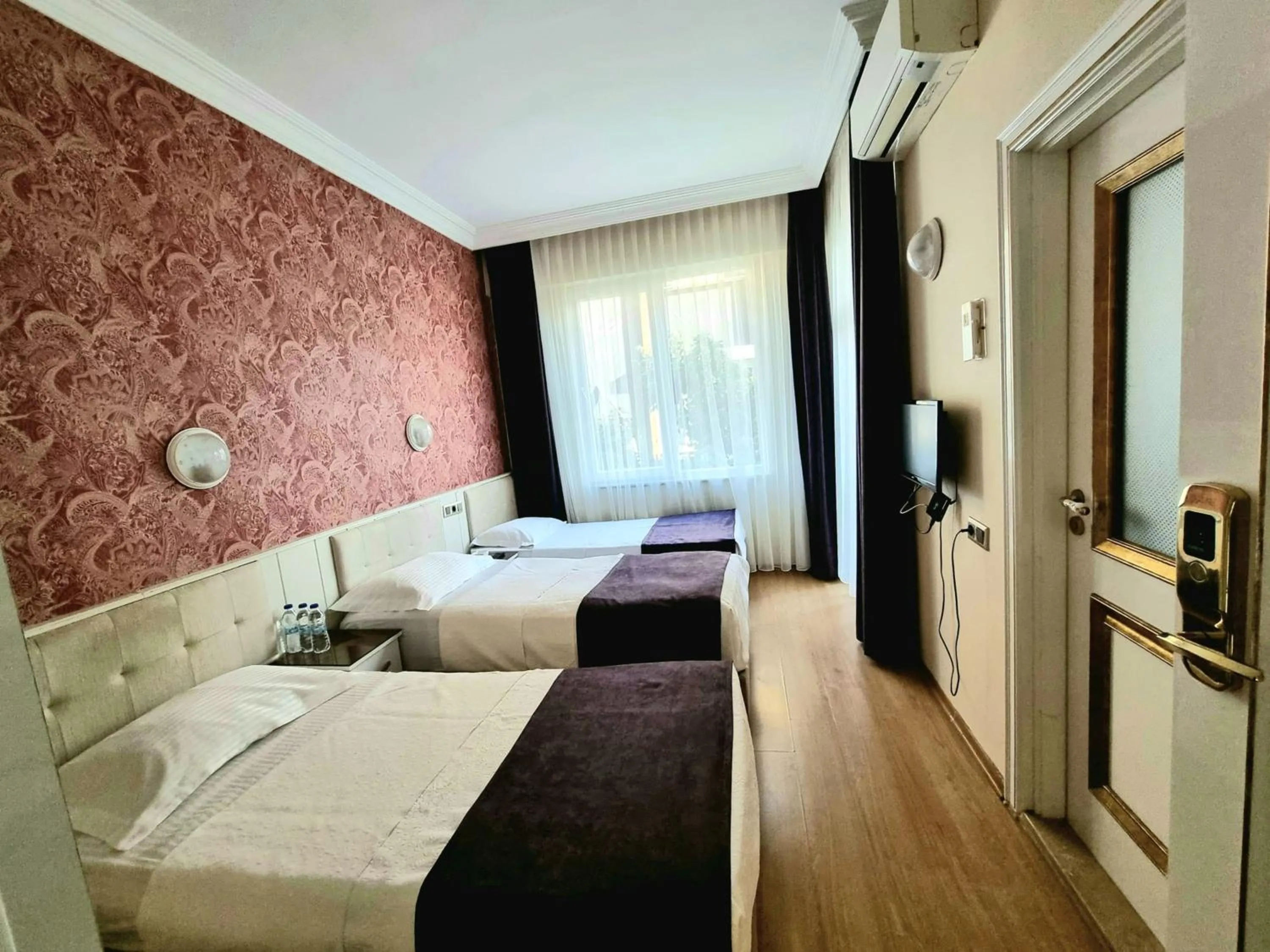 Bedroom in Europa Hotel Selale