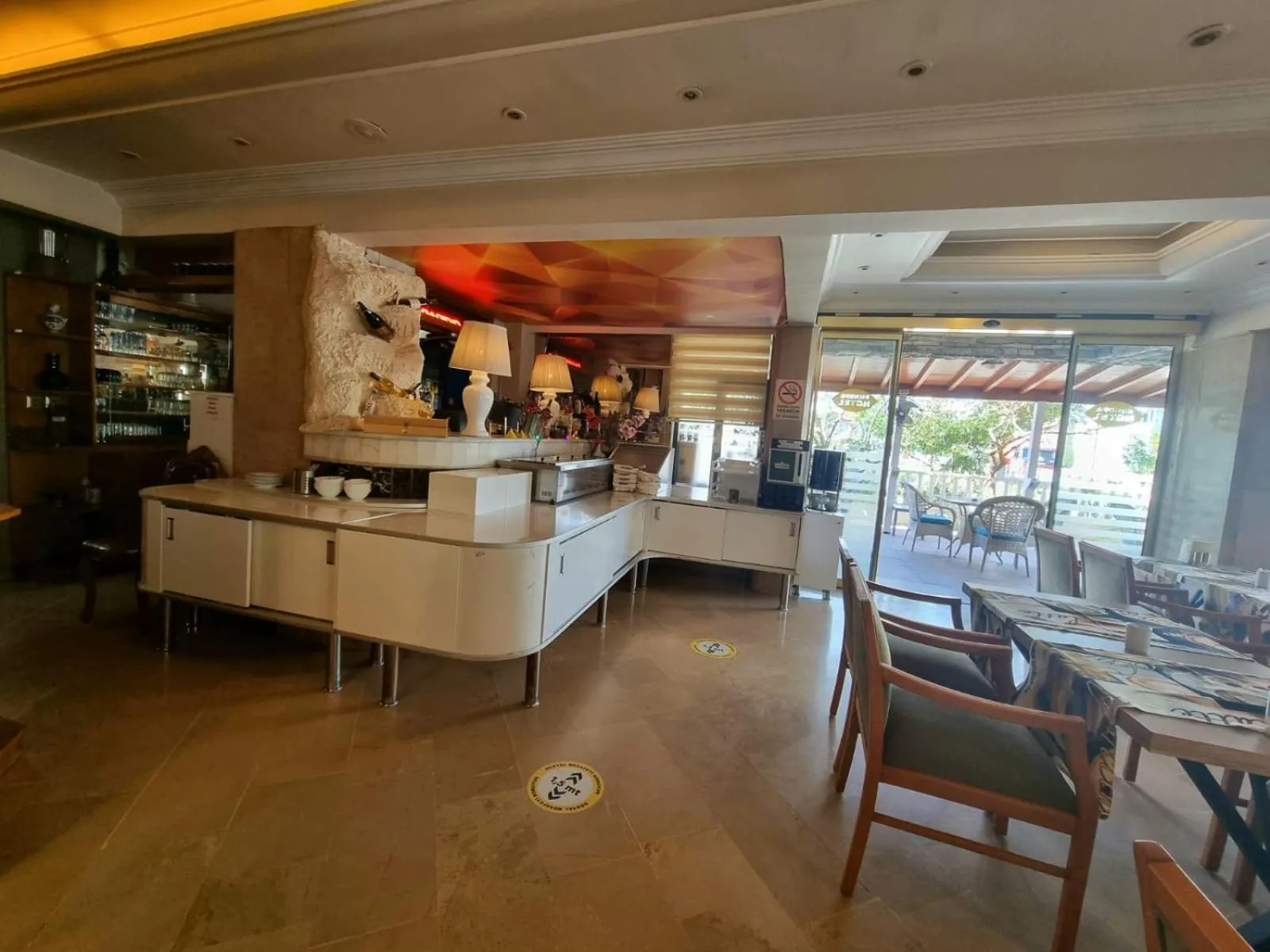 Restaurant/places to eat in Europa Hotel Selale