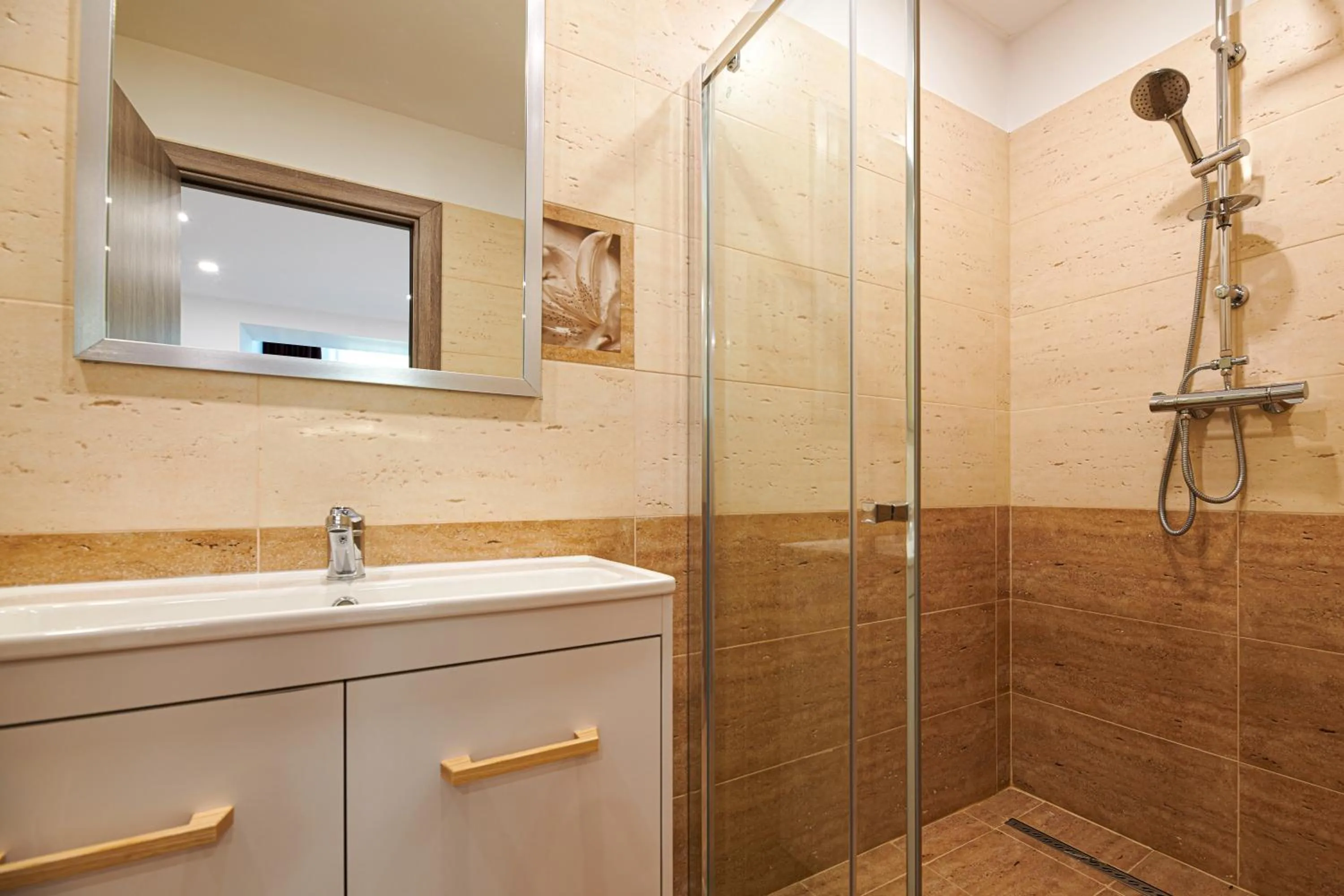 Shower in Hotel Liad City Center