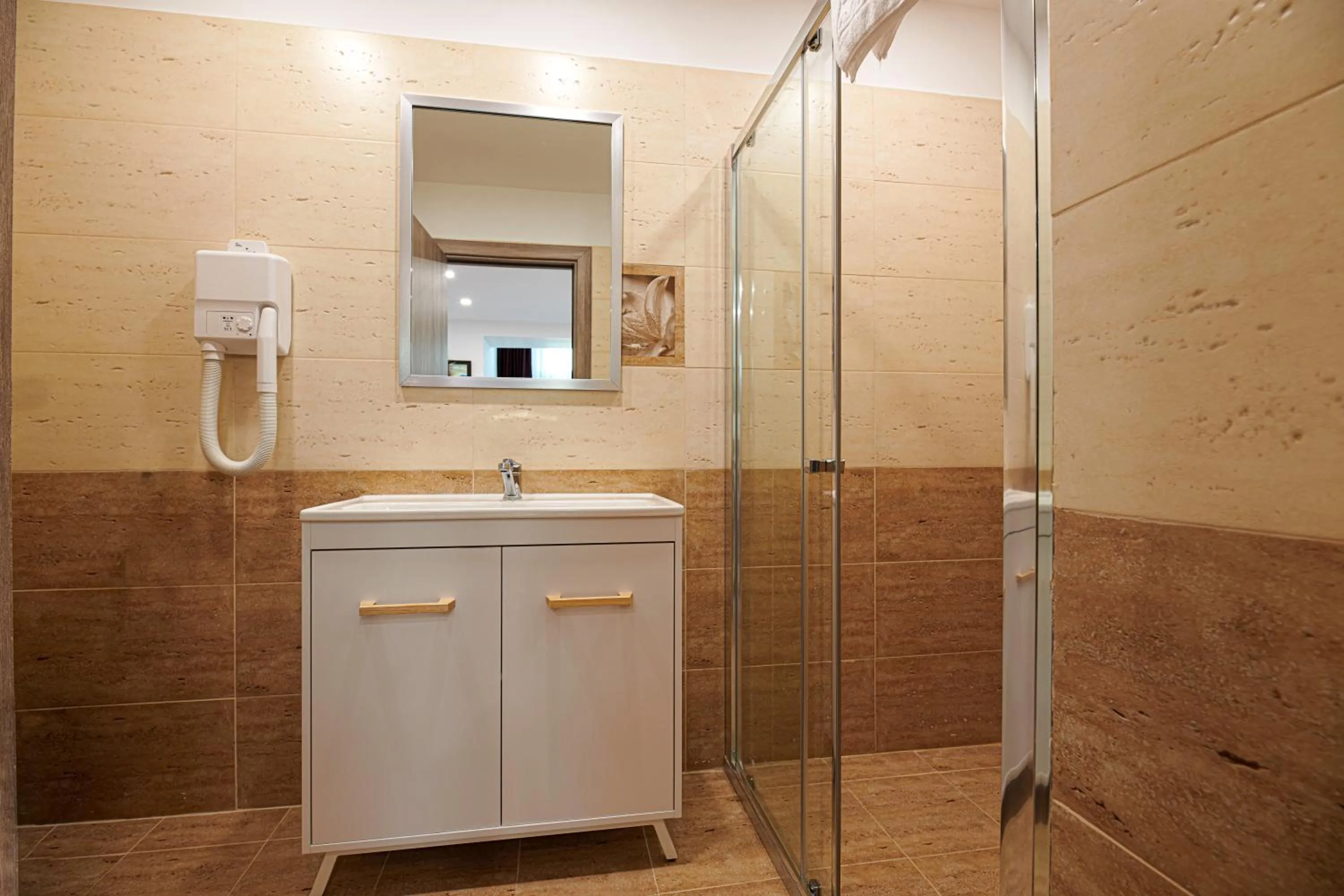 Shower in Hotel Liad City Center