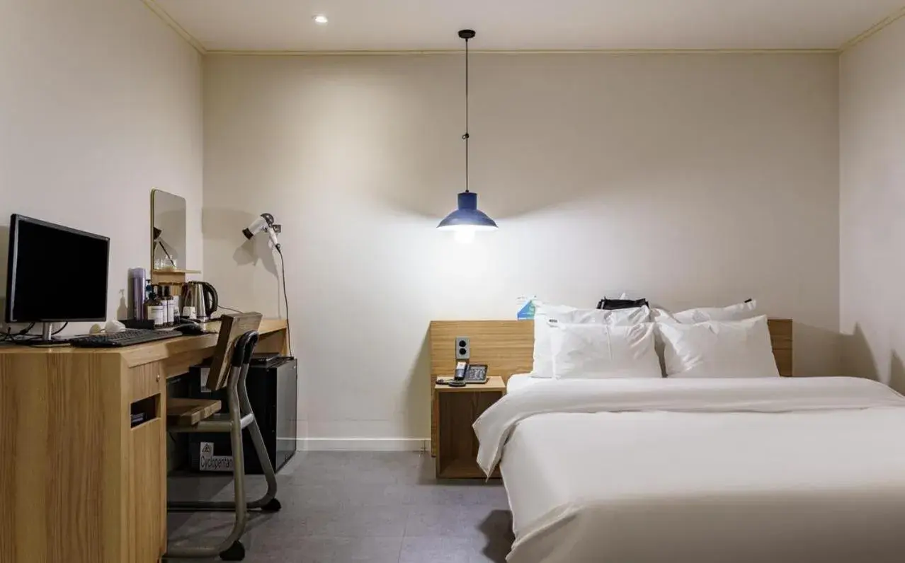 Superior Double Room in HOTEL YaJa WestGate Superior Double Room in HOTEL YaJa WestGate