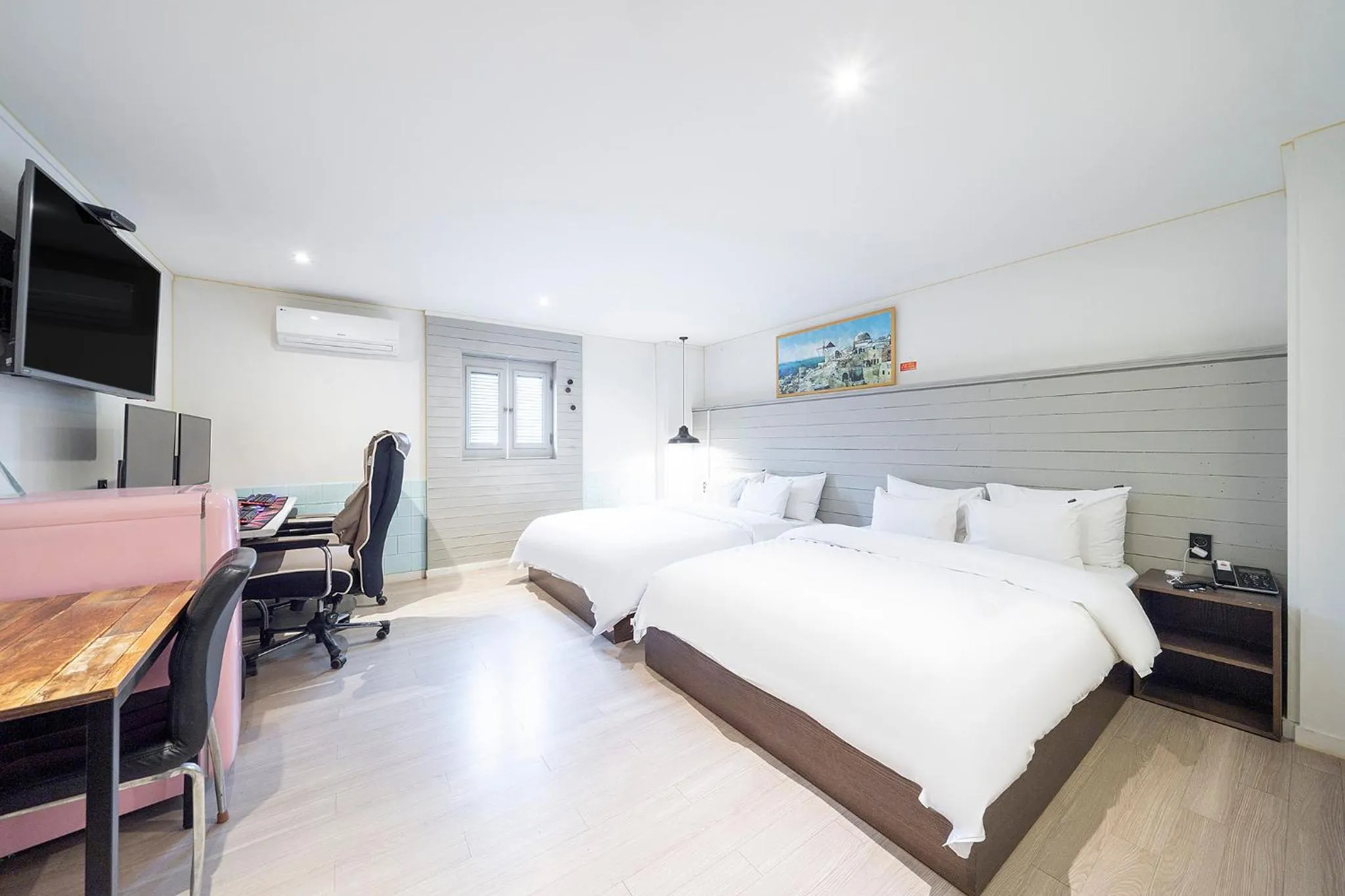 Bed in HOTEL YaJa WestGate