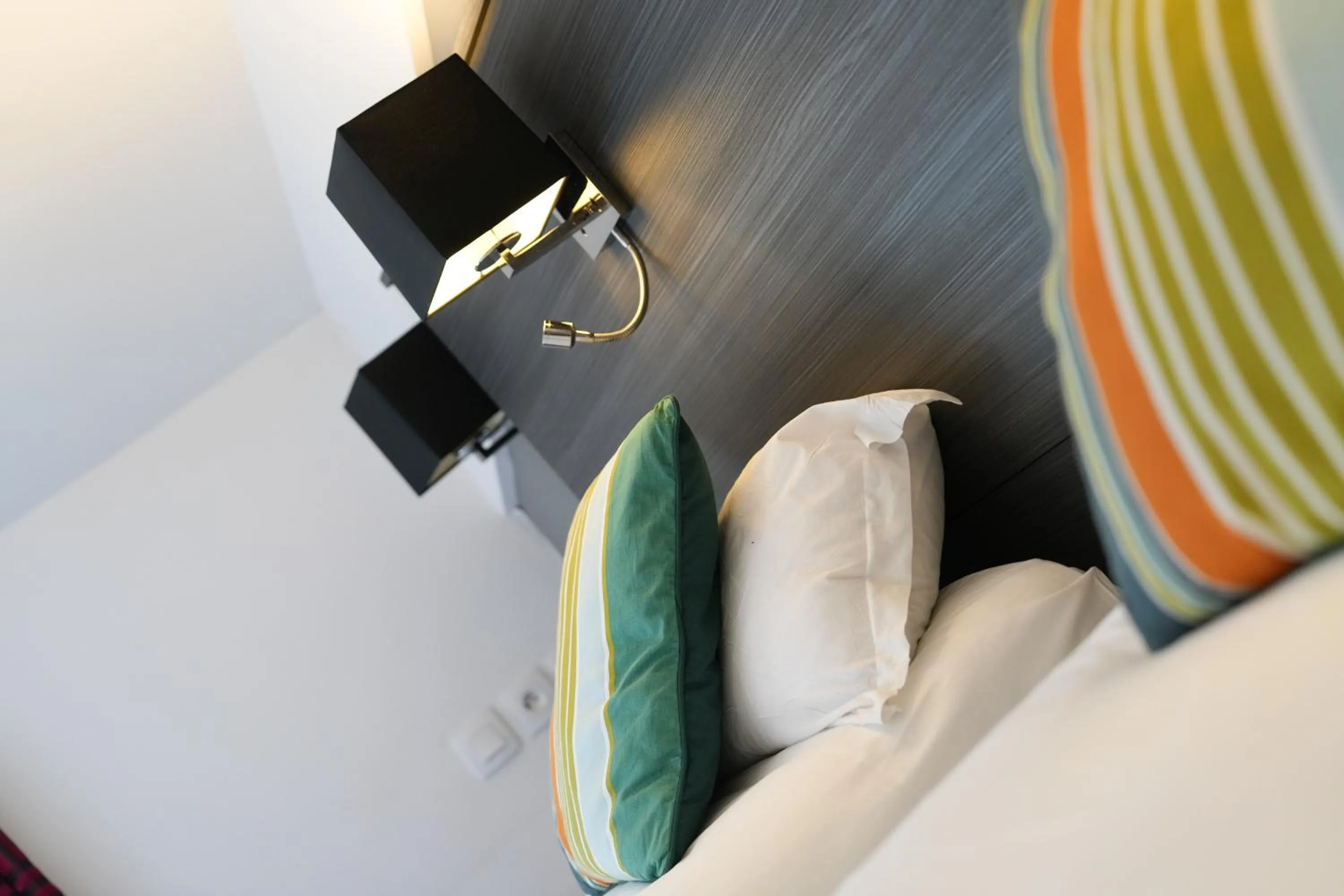 Bed in Logis Hôtel & Restaurant La Villa Bleue