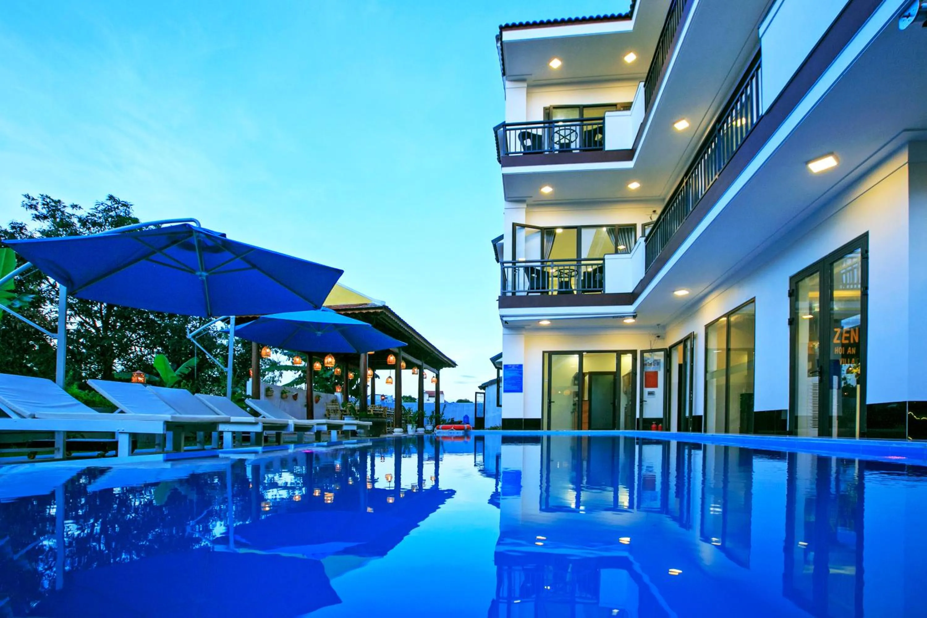 Garden in Zen Hoian Villa