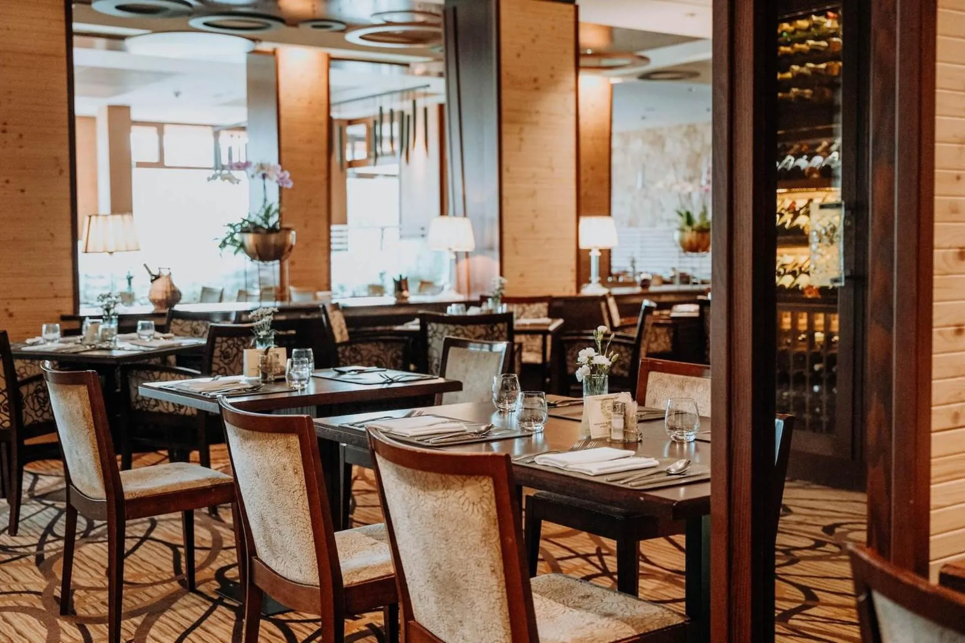 Restaurant/places to eat in Hotel Partizán