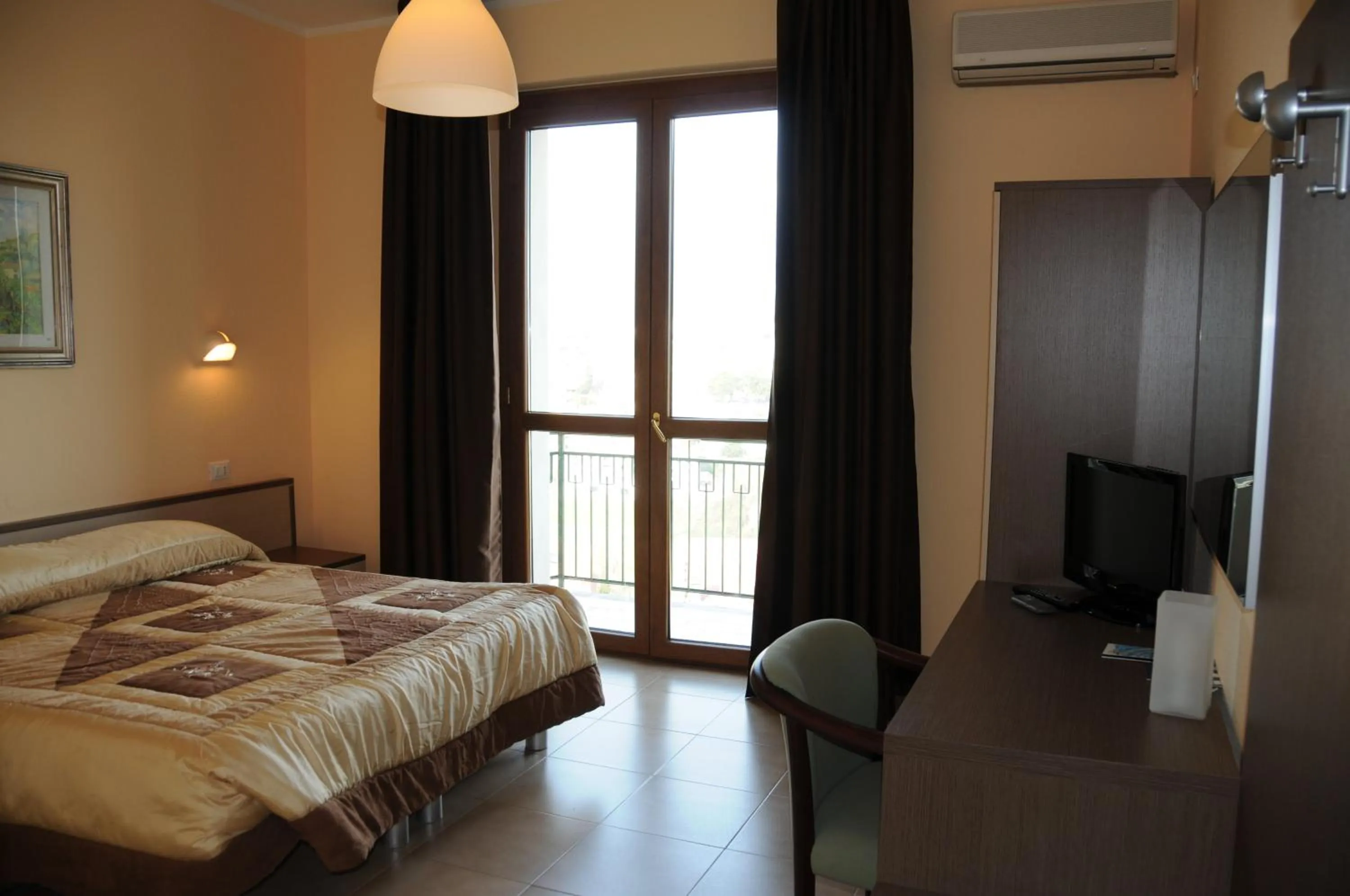 Day, Bed in Hotel Barbieri