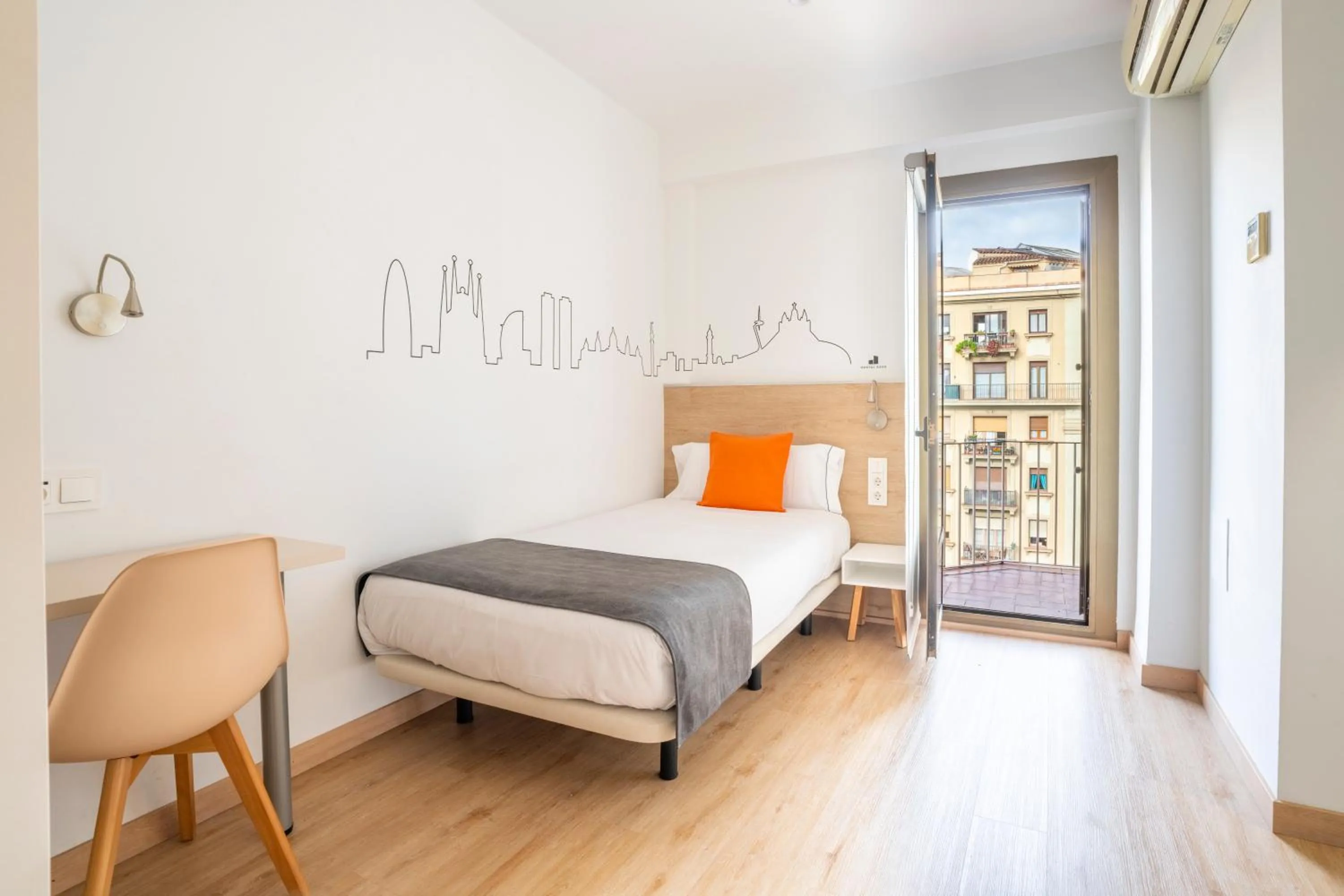 Balcony/Terrace, Bed in Hostal Sans