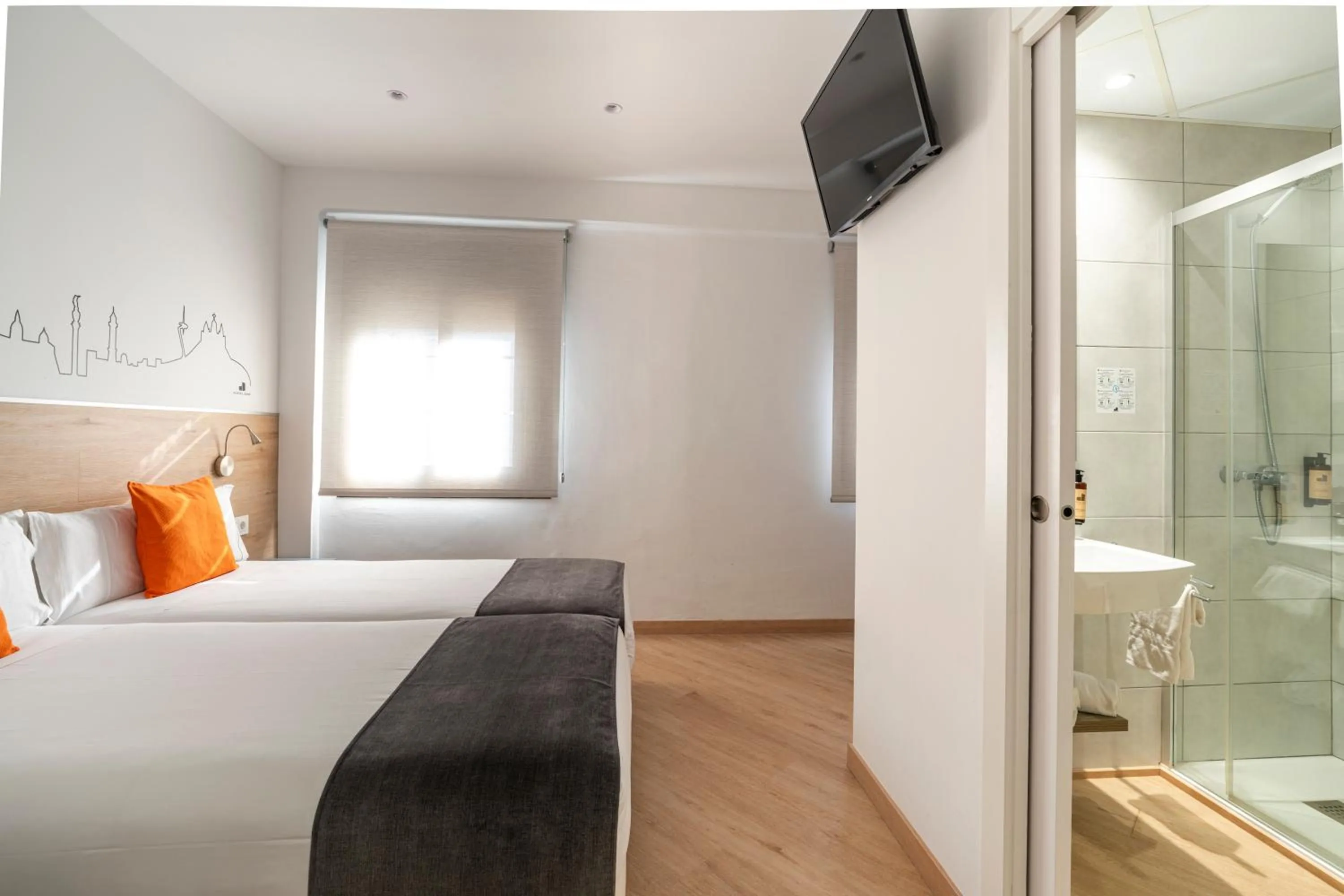 Photo of the whole room, Bed in Hostal Sans