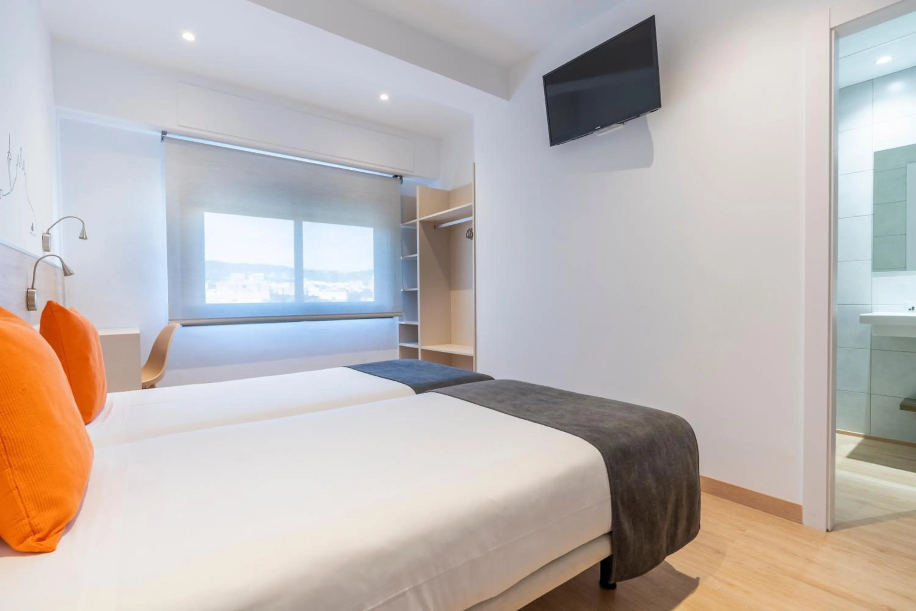 Photo of the whole room, Bed in Hostal Sans