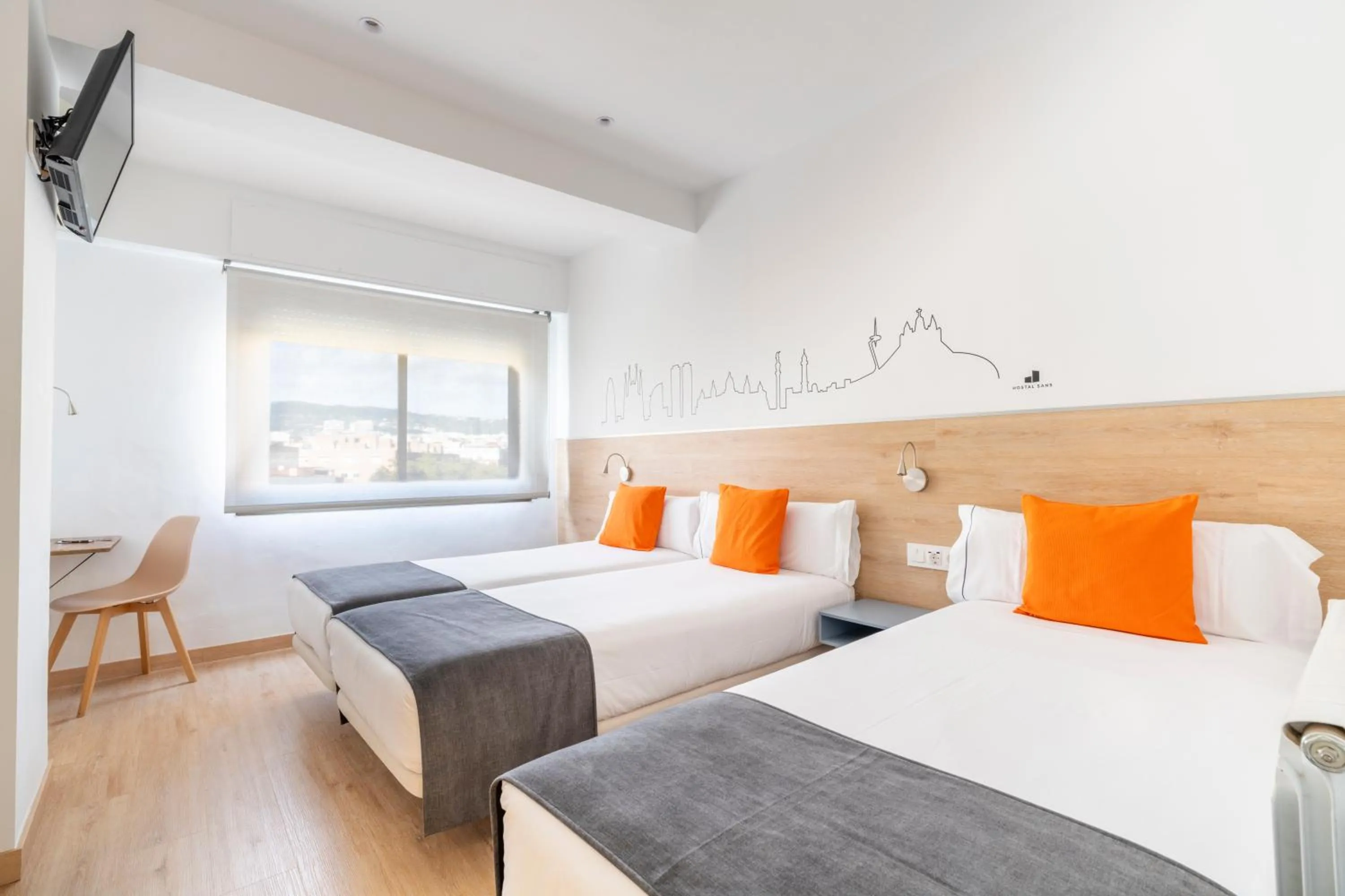 Photo of the whole room, Bed in Hostal Sans