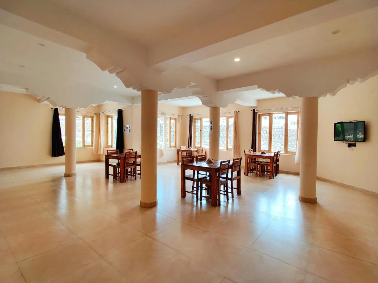 Restaurant/places to eat in Glacier View Guest House