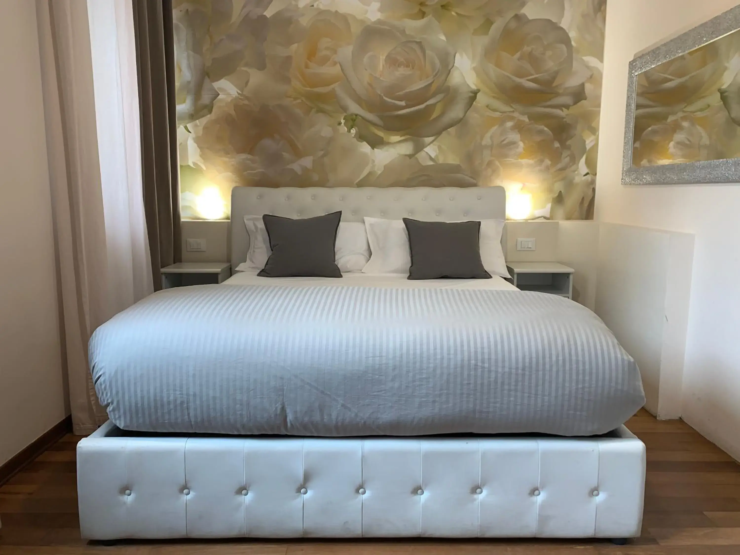 Double Room with Private Bathroom in Rigoletto Rental Rooms Double Room with Private Bathroom in Rigoletto Rental Rooms