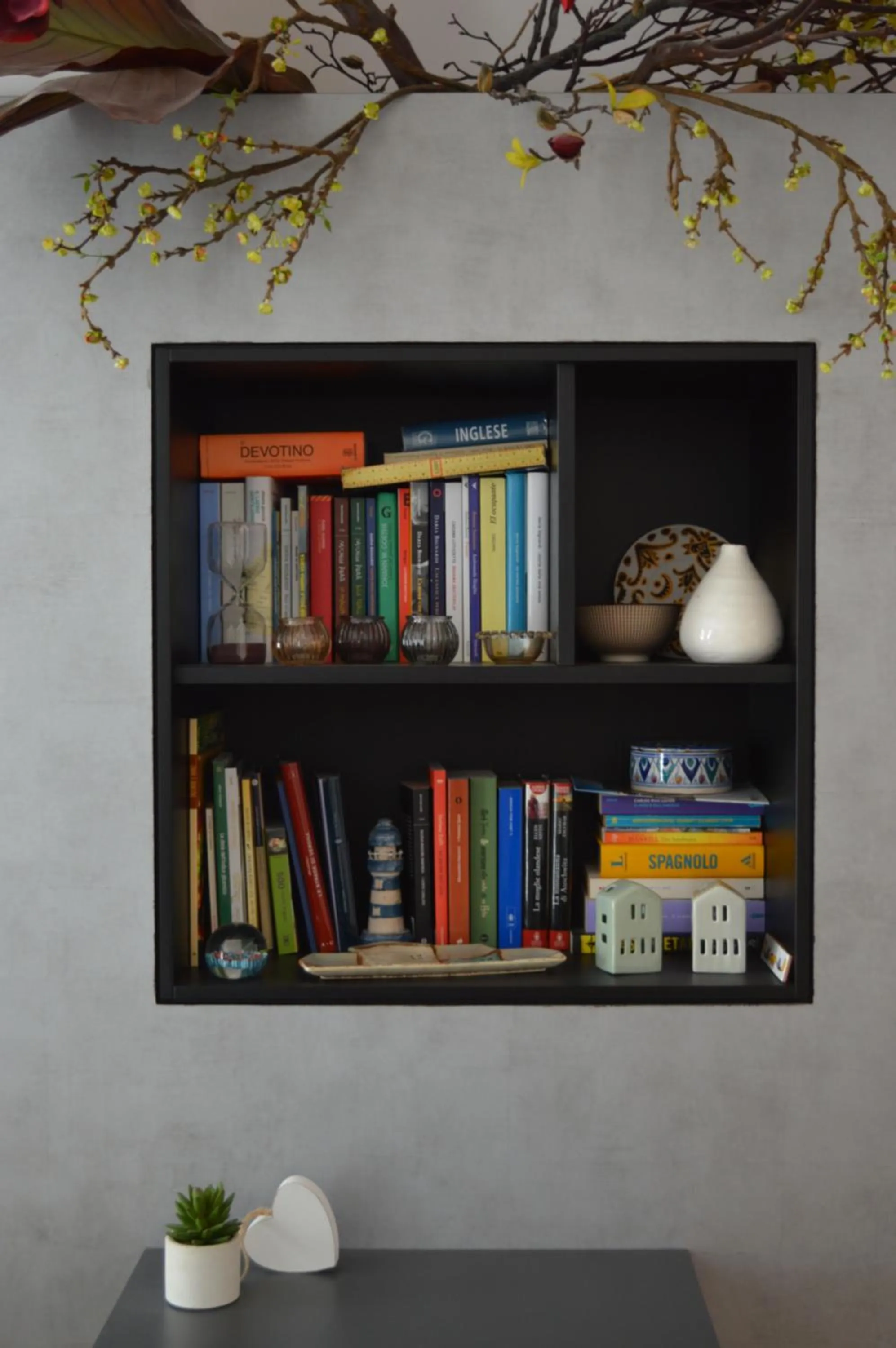 Library in VeronAntica B&B