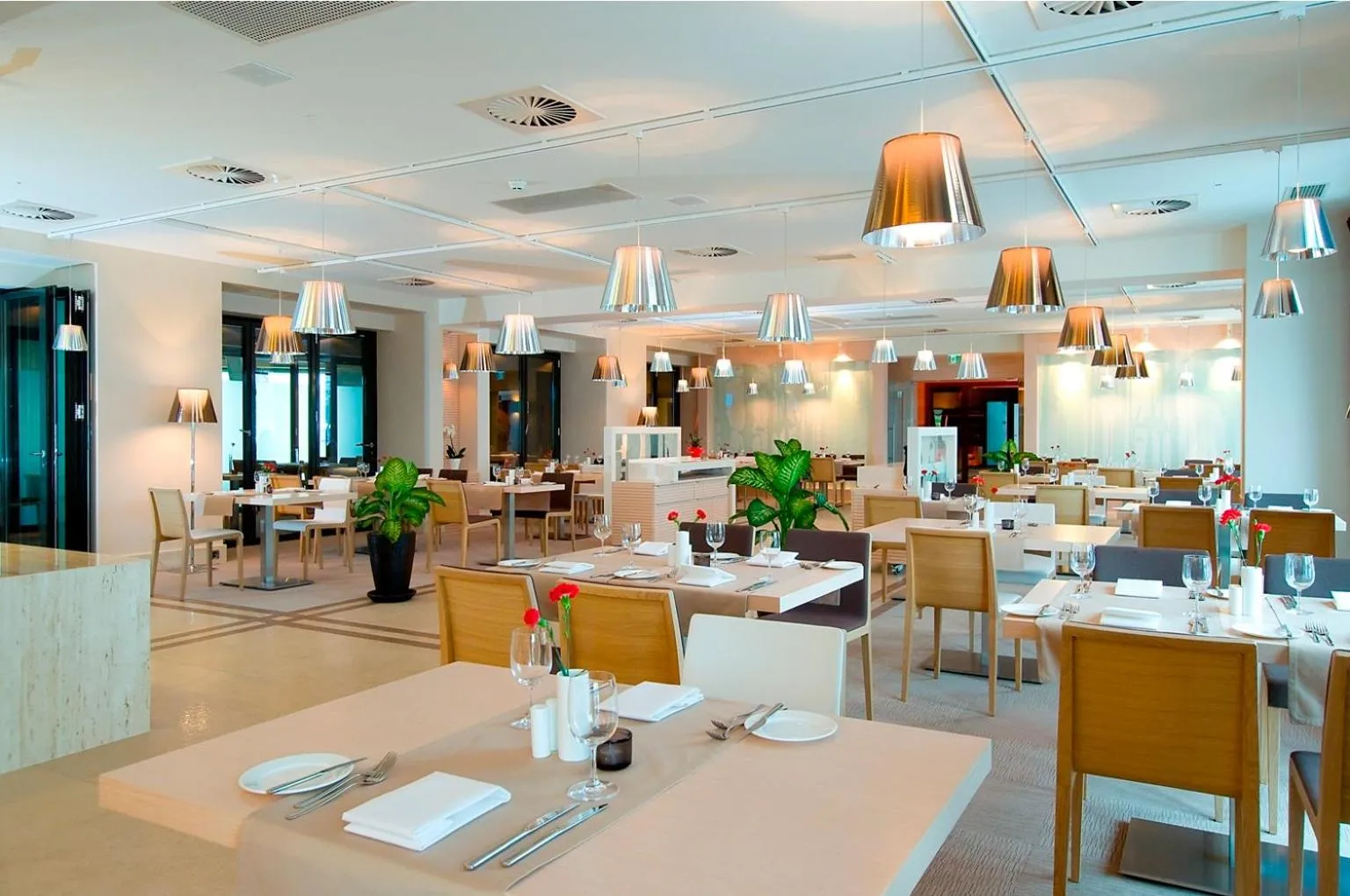 Restaurant/places to eat in River Style Hotel & SPA