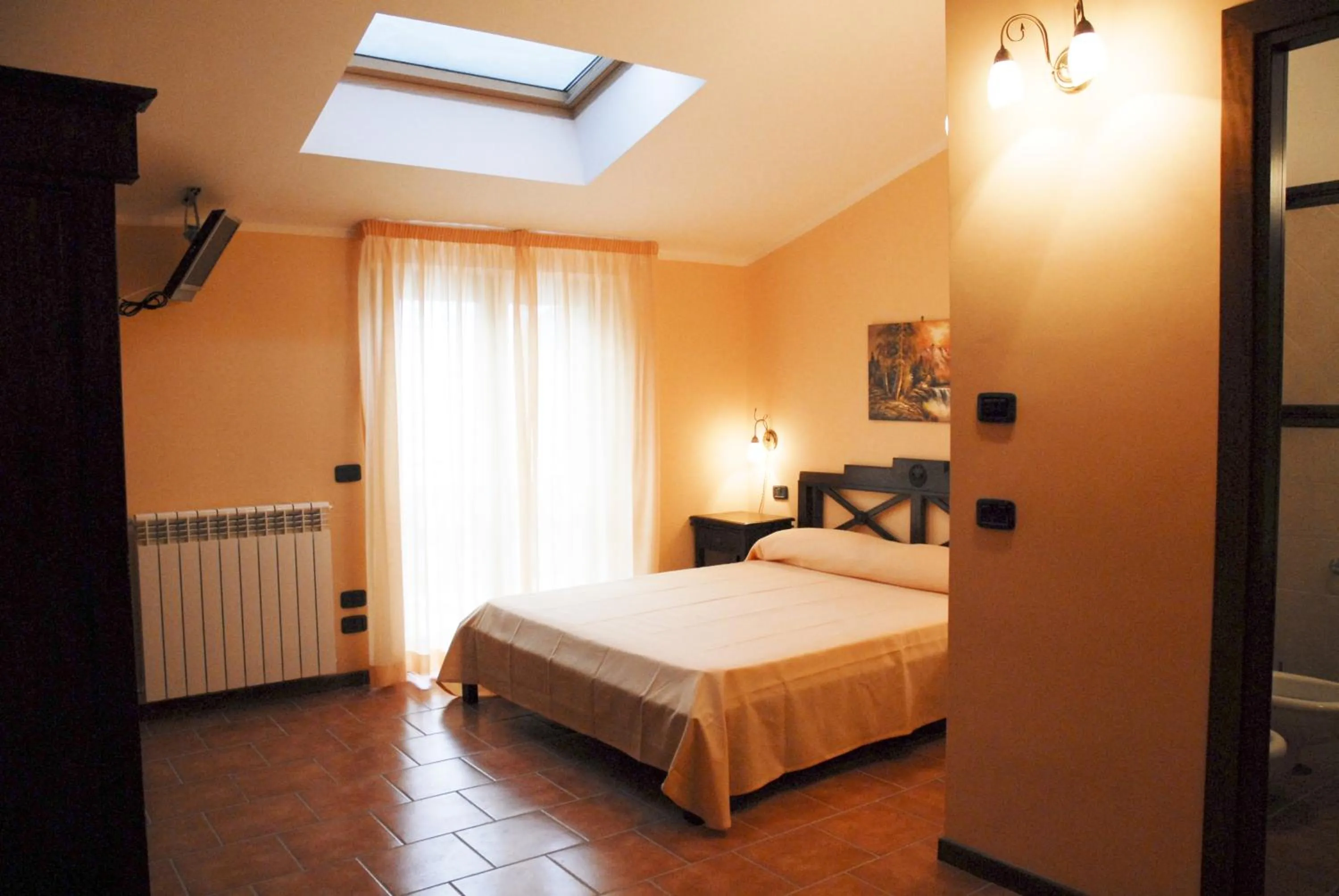 Photo of the whole room, Bed in Hotel Alisma