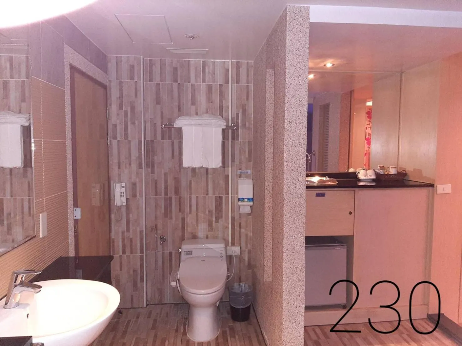 Chateau Motel & Spa (Daliao)