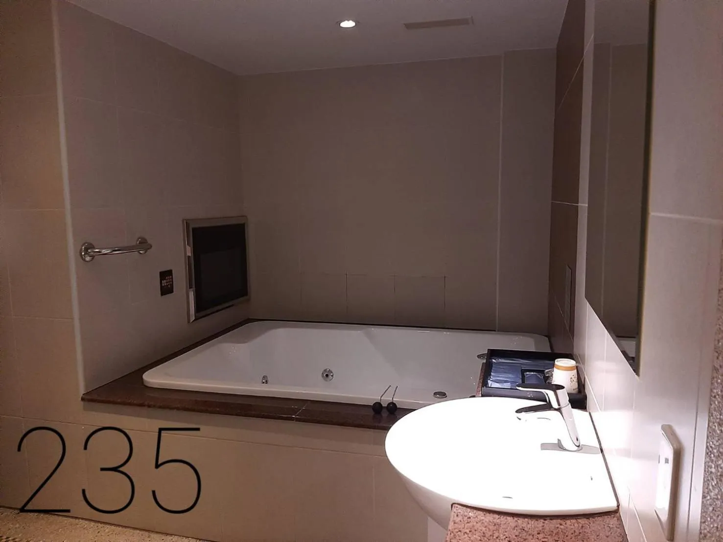 Chateau Motel & Spa (Daliao)