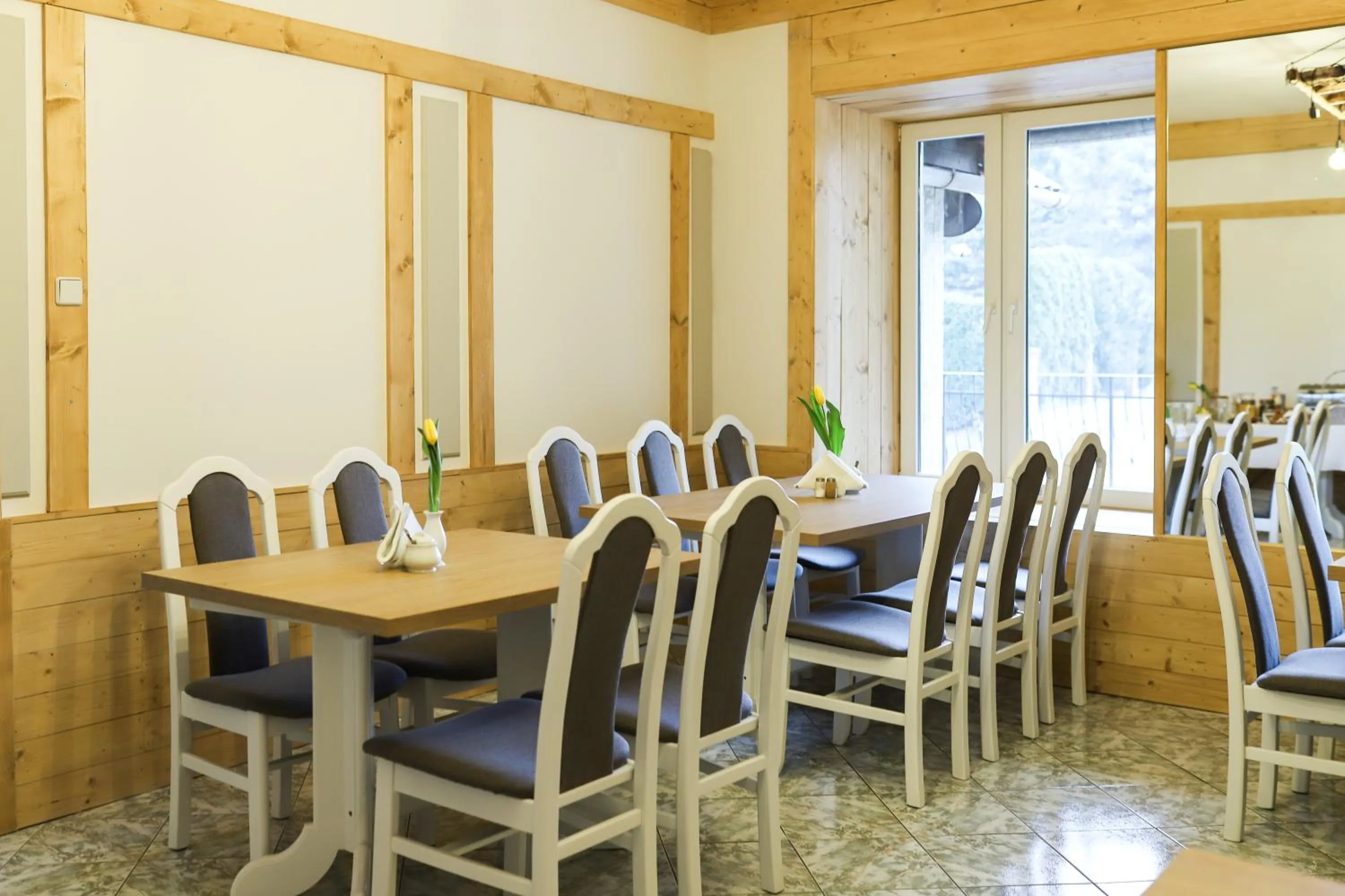 Restaurant/places to eat in Wysoka noclegi ze śniadaniem