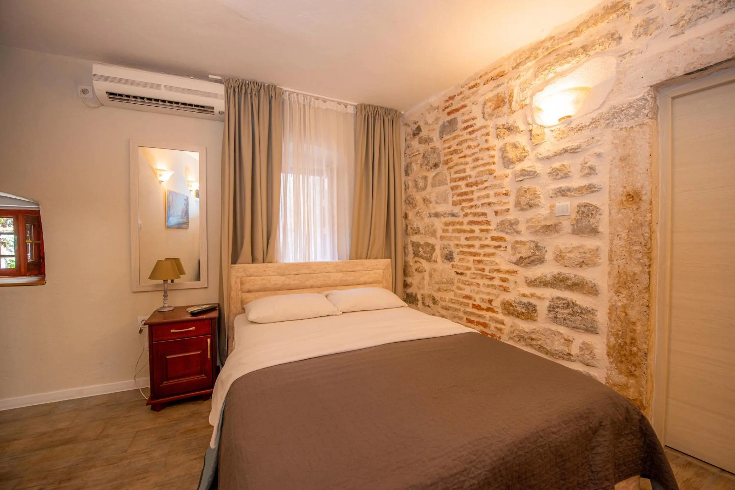 Bed in Antika Guesthouse