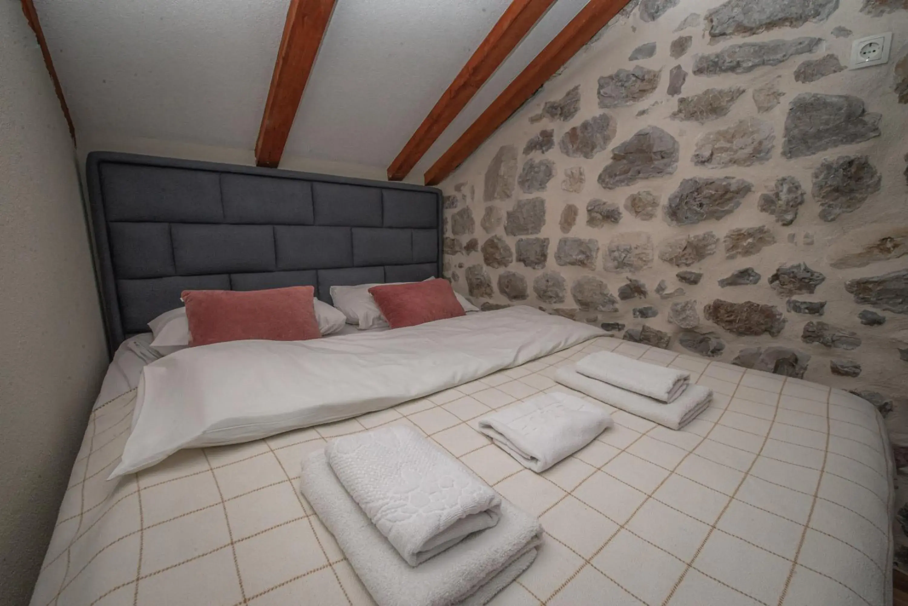 Queen Room with Sea View in Antika Guesthouse Queen Room with Sea View in Antika Guesthouse