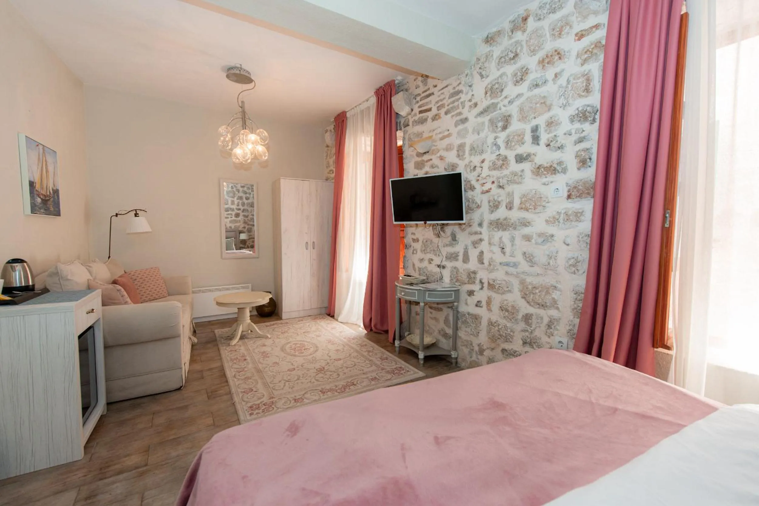 Bed in Antika Guesthouse