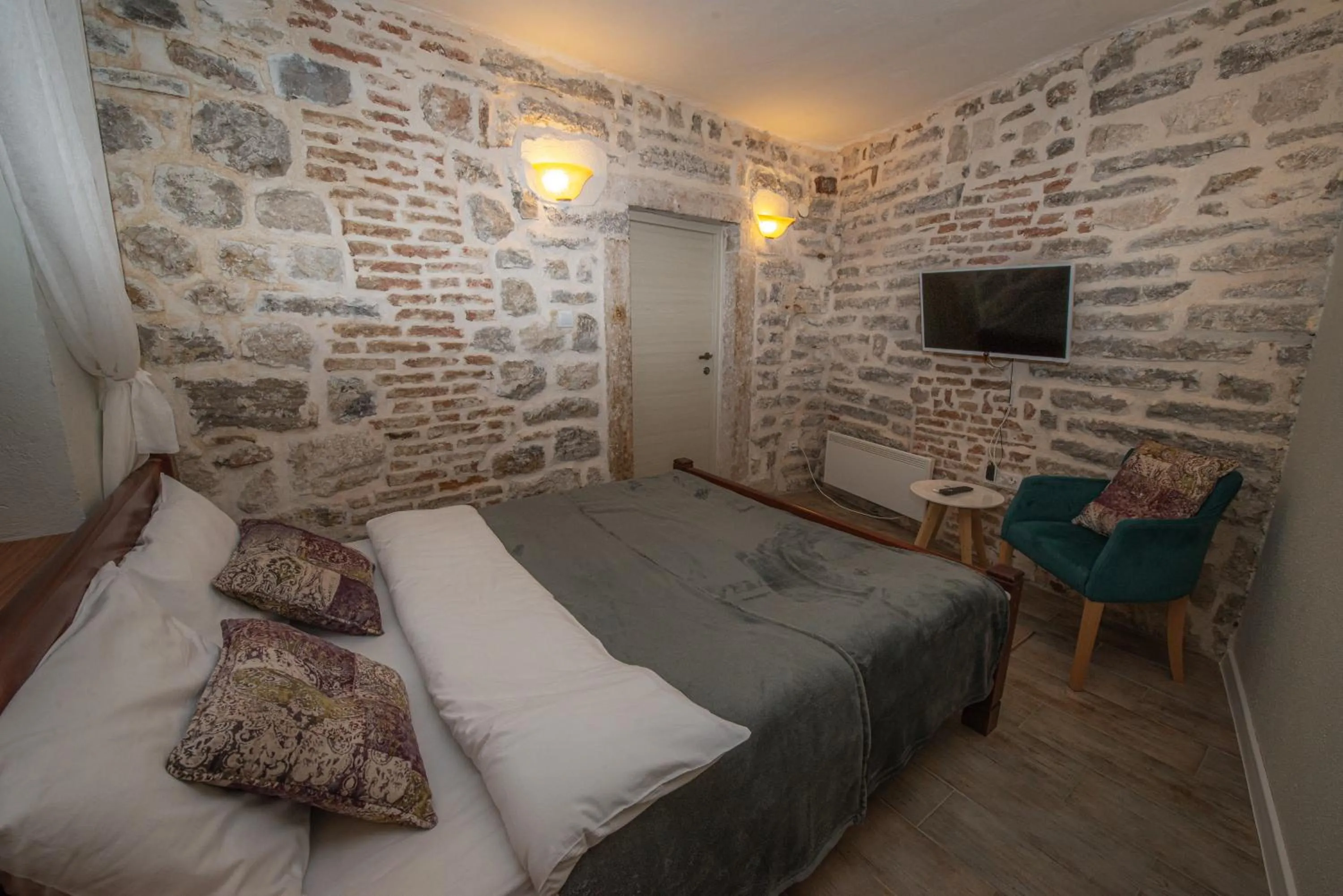 Bed in Antika Guesthouse