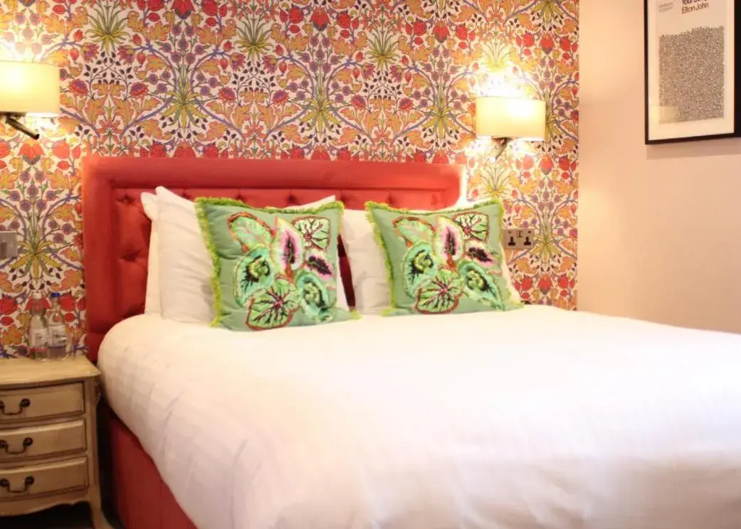 Standard Double Room with Double Bed - Non-Smoking in Seckford Hall Hotel & Spa Standard Double Room with Double Bed - Non-Smoking in Seckford Hall Hotel & Spa