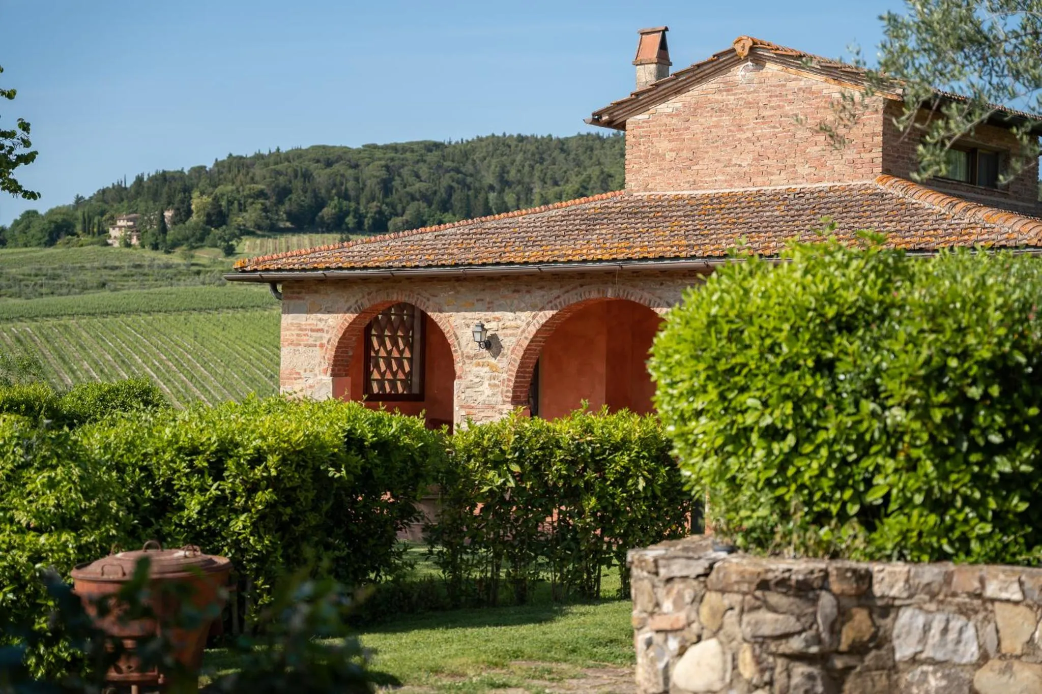 Property building in Fonte De' Medici