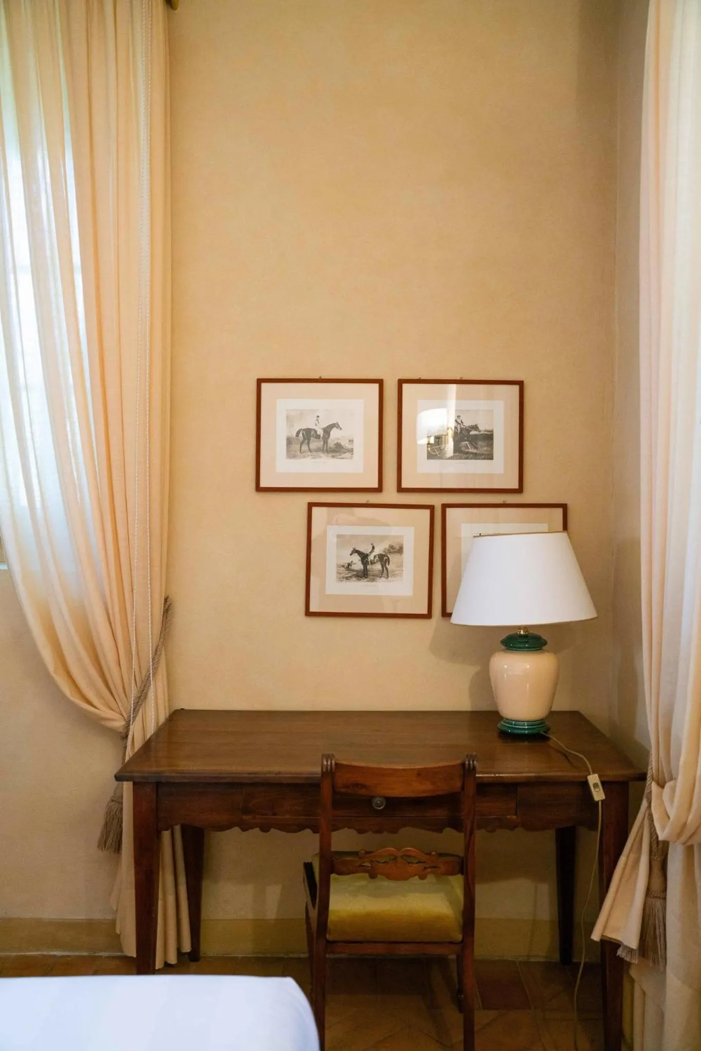 Decorative detail, Bed in Fonte De' Medici