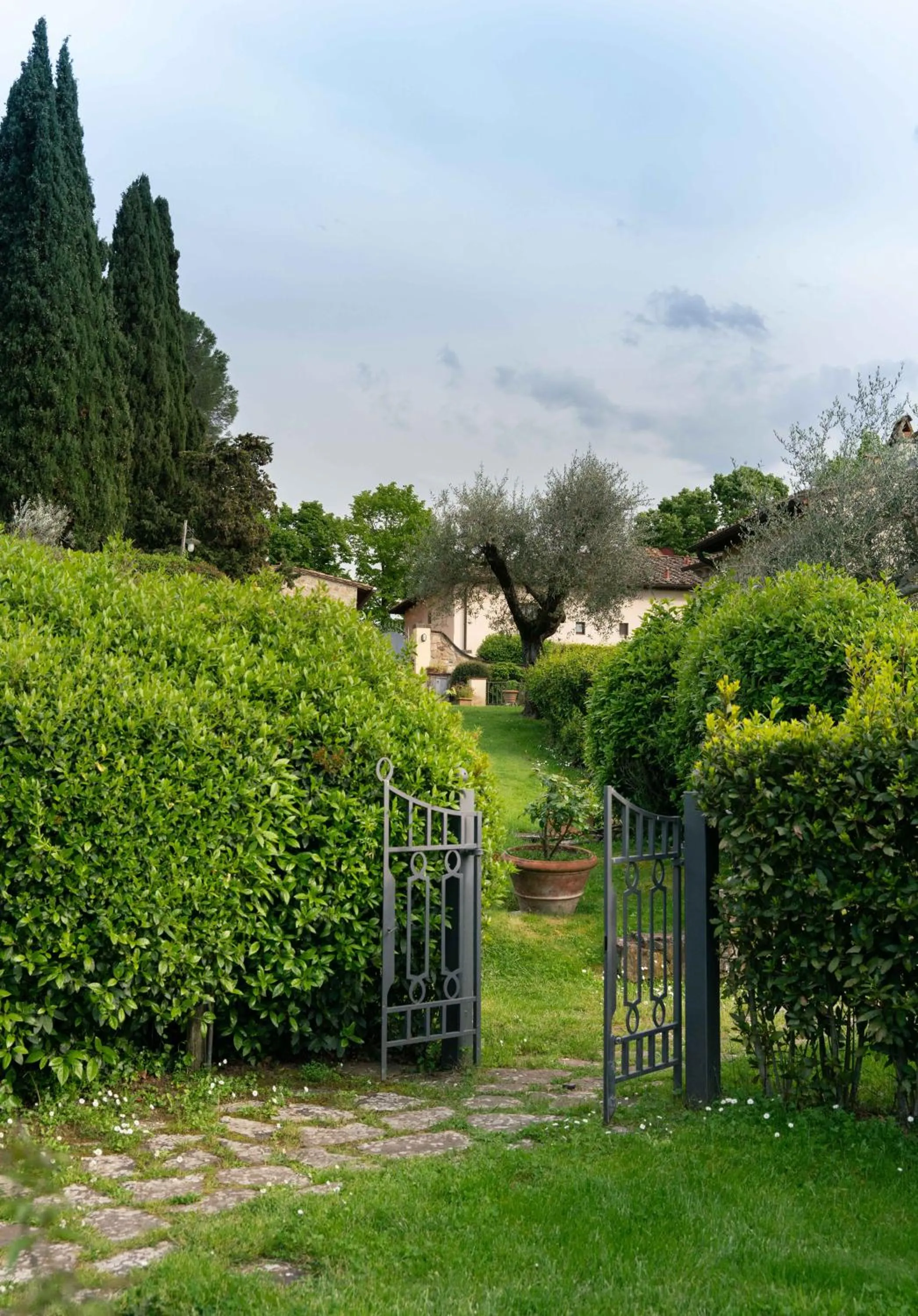 Garden view in Fonte De' Medici