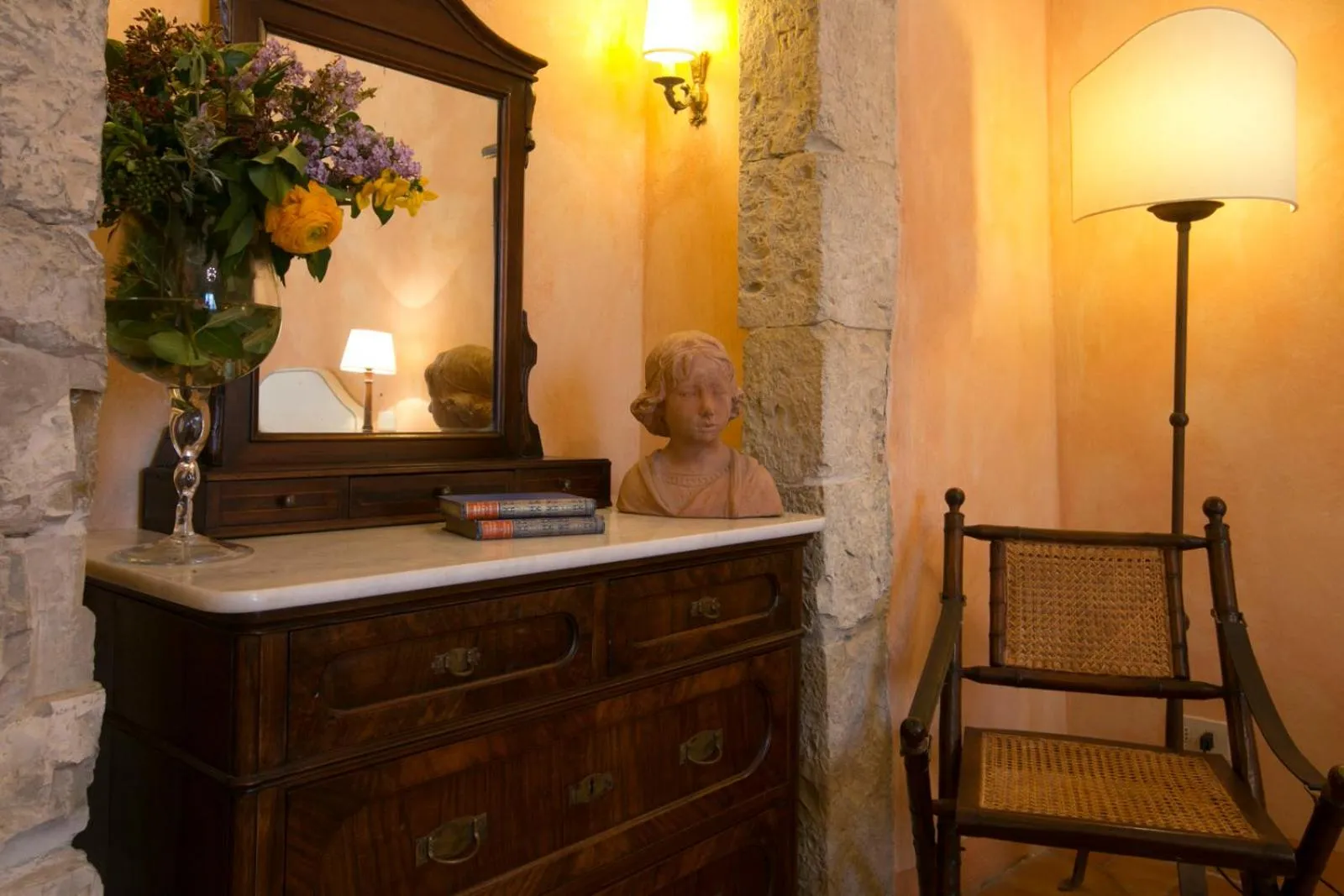 Decorative detail in Fonte De' Medici