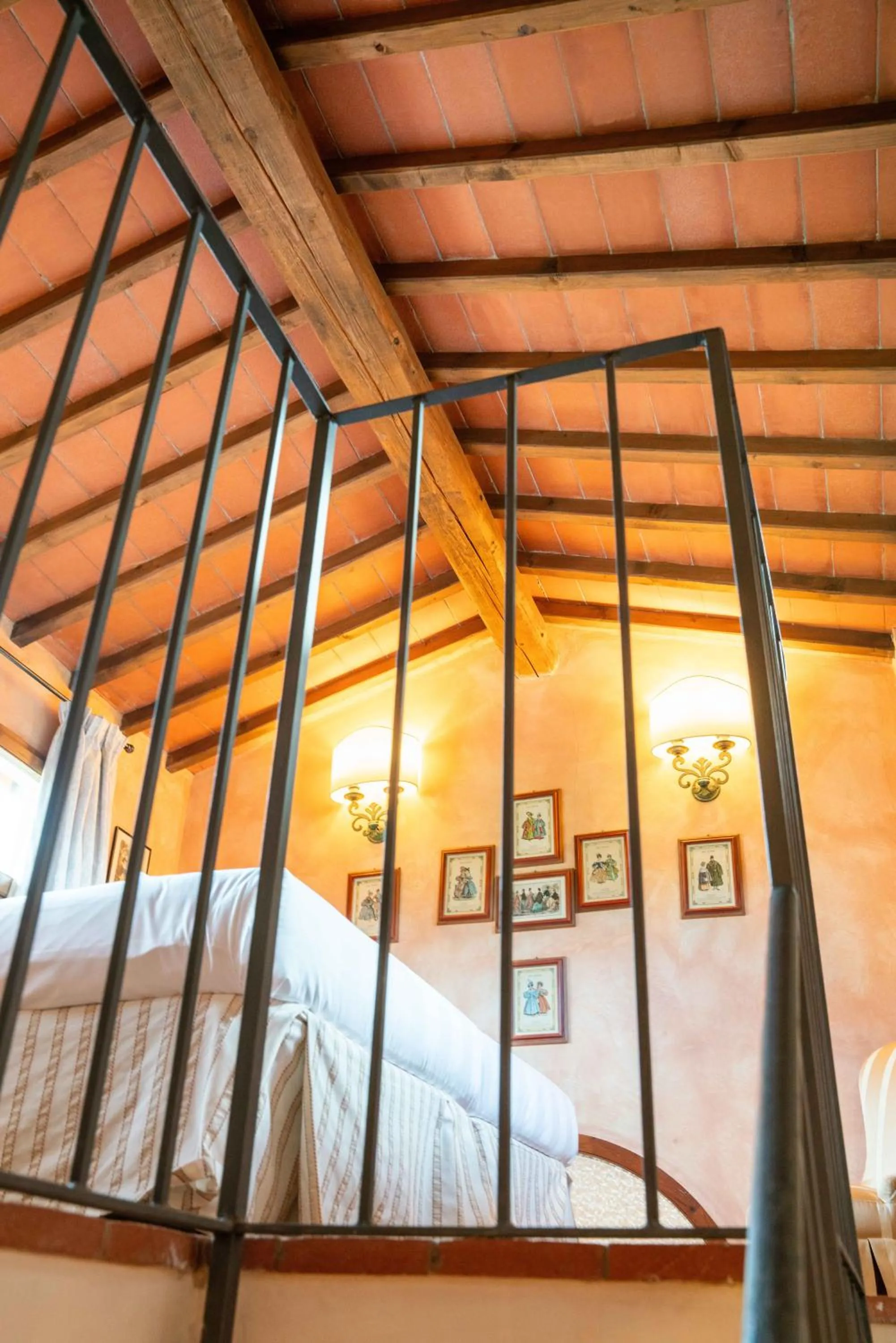 Decorative detail, Bed in Fonte De' Medici