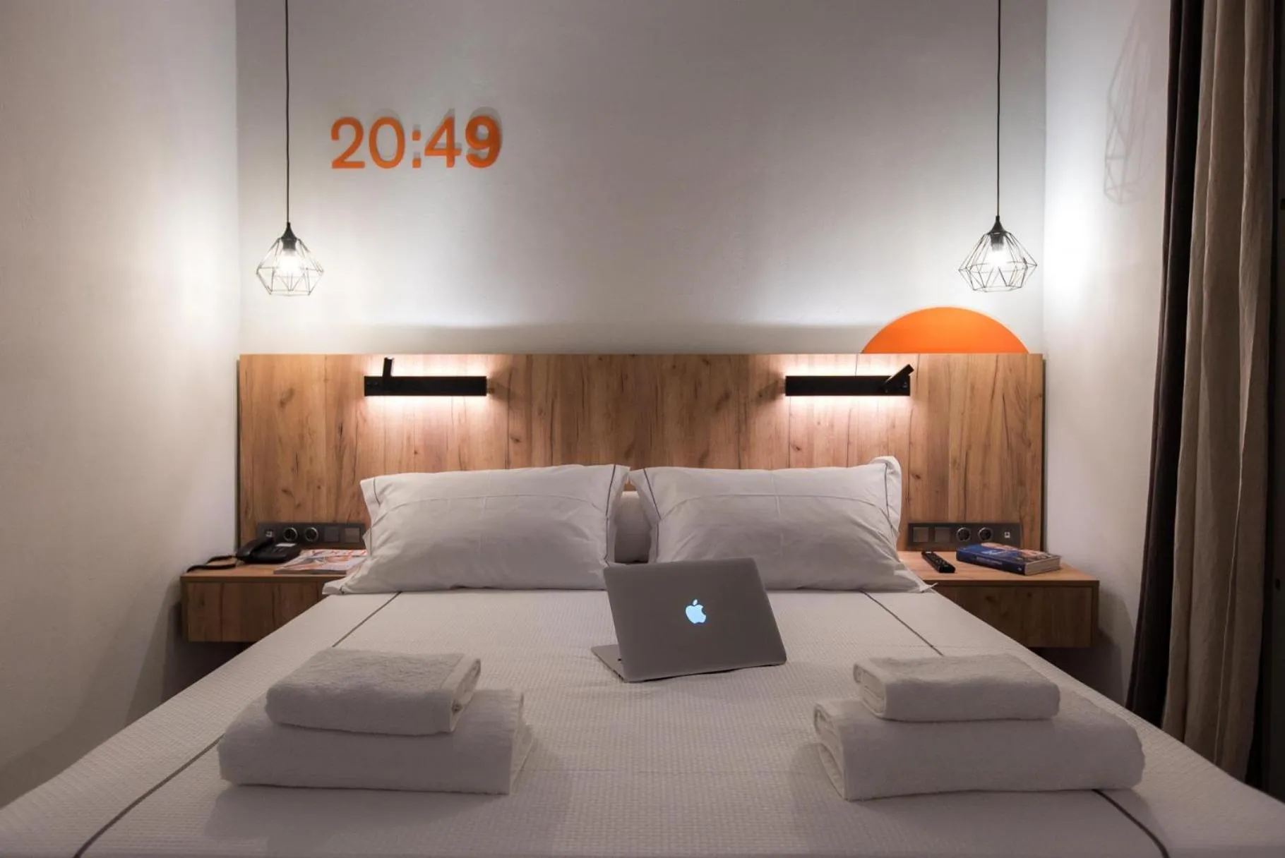 Night, Bed in Sandom