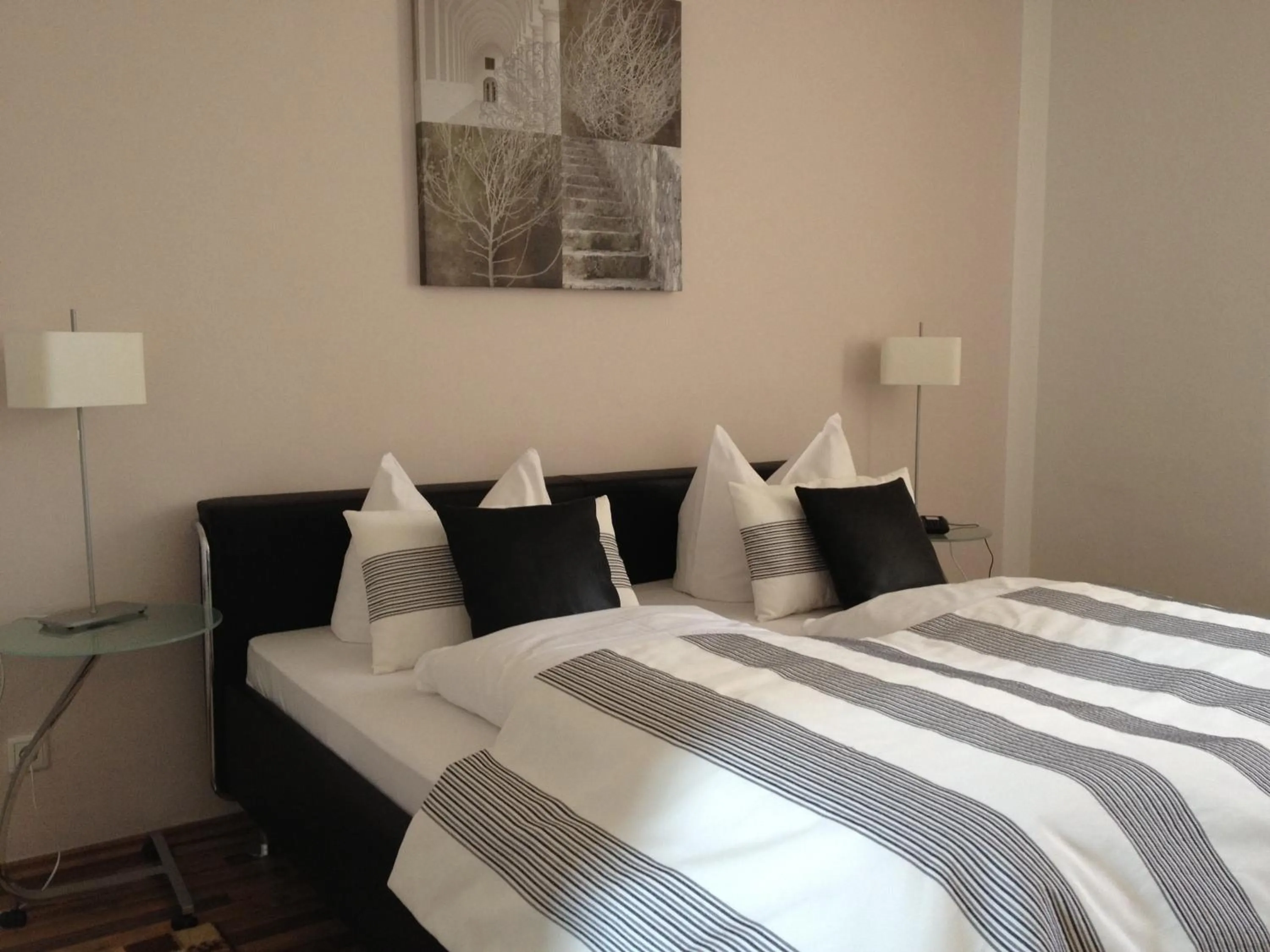 Photo of the whole room, Bed in Hotel Schlee