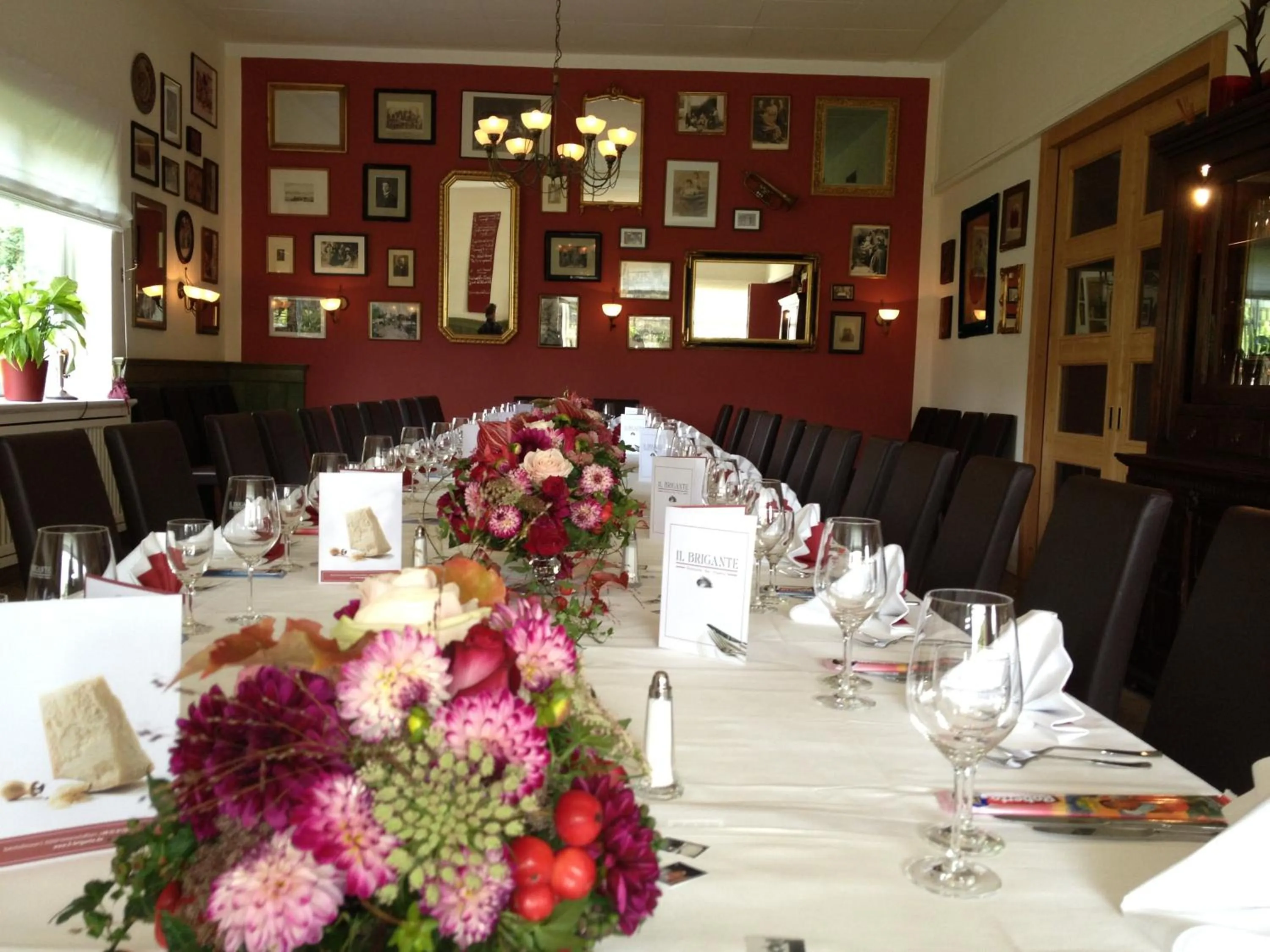 Restaurant/places to eat in Hotel Schlee